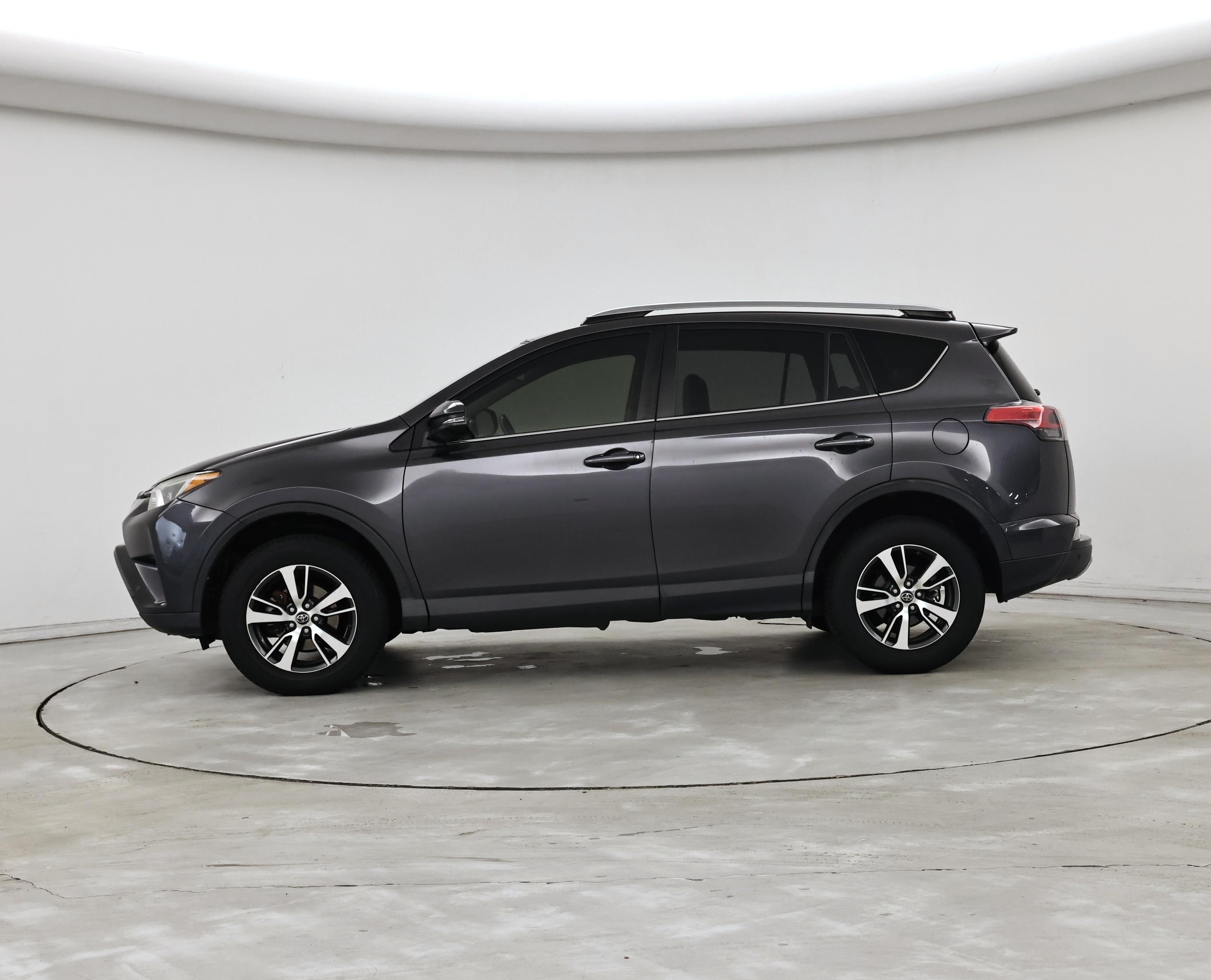 Thumbnail: 2017 Toyota RAV4 - 3