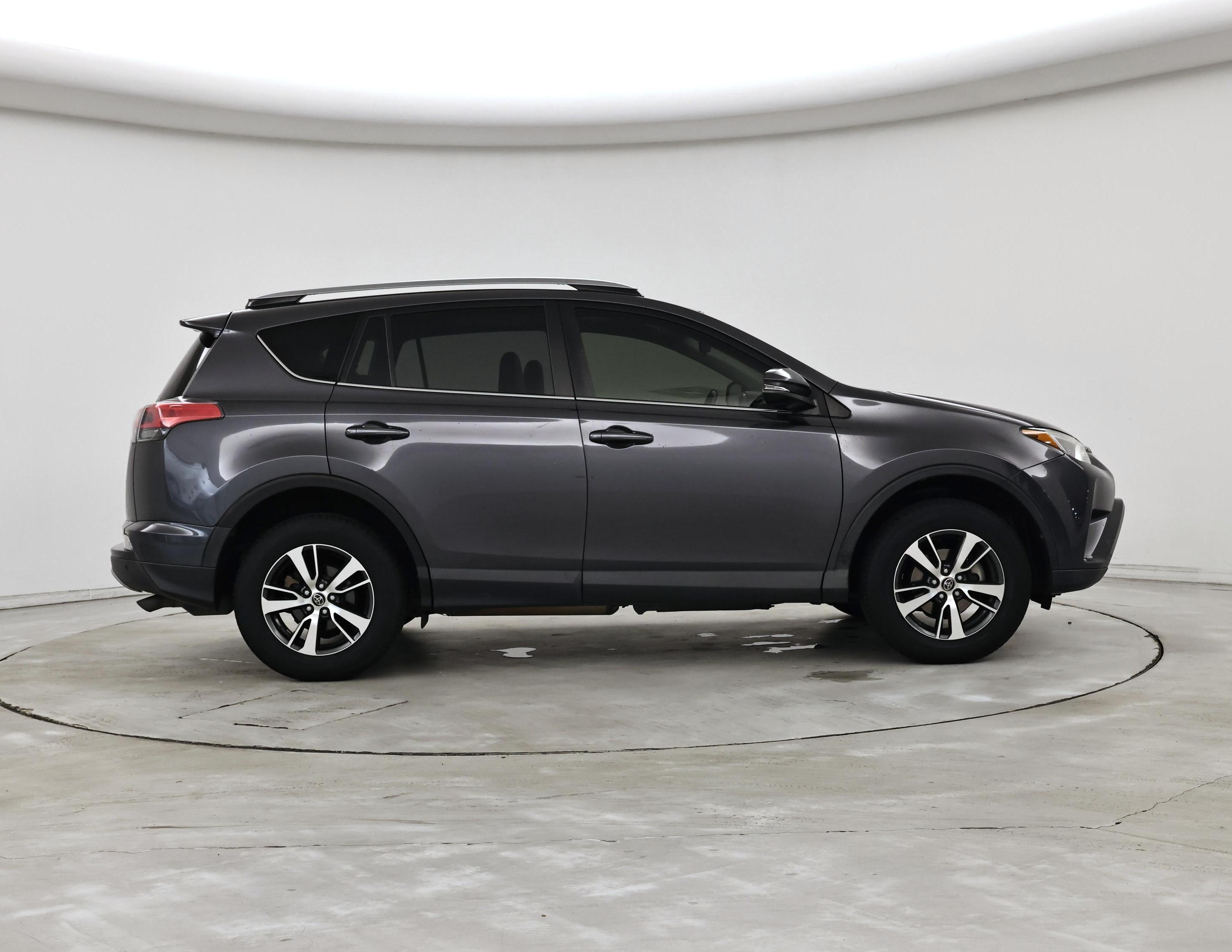 Thumbnail: 2017 Toyota RAV4 - 7