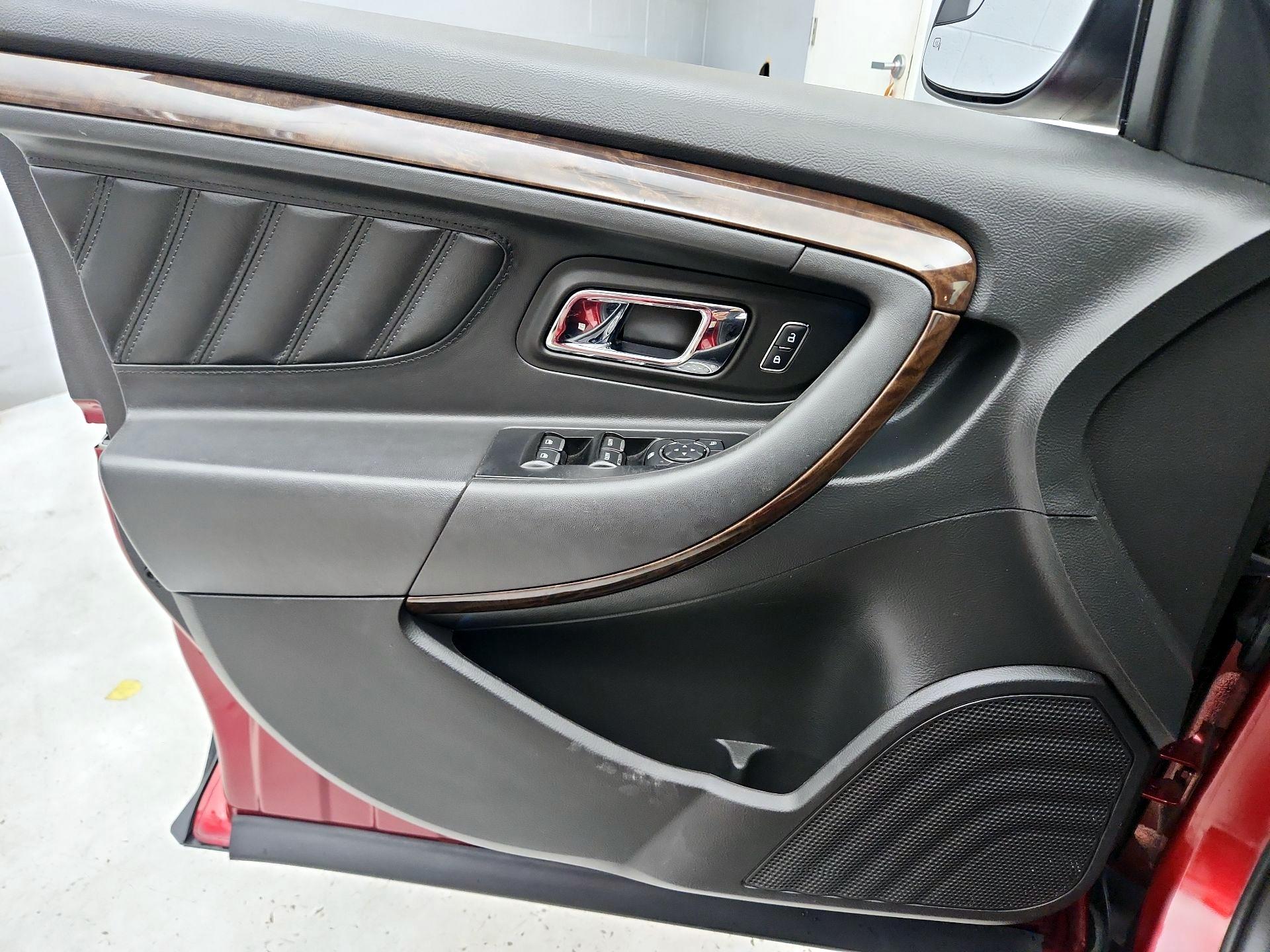 Thumbnail: 2014 Ford Taurus - 12