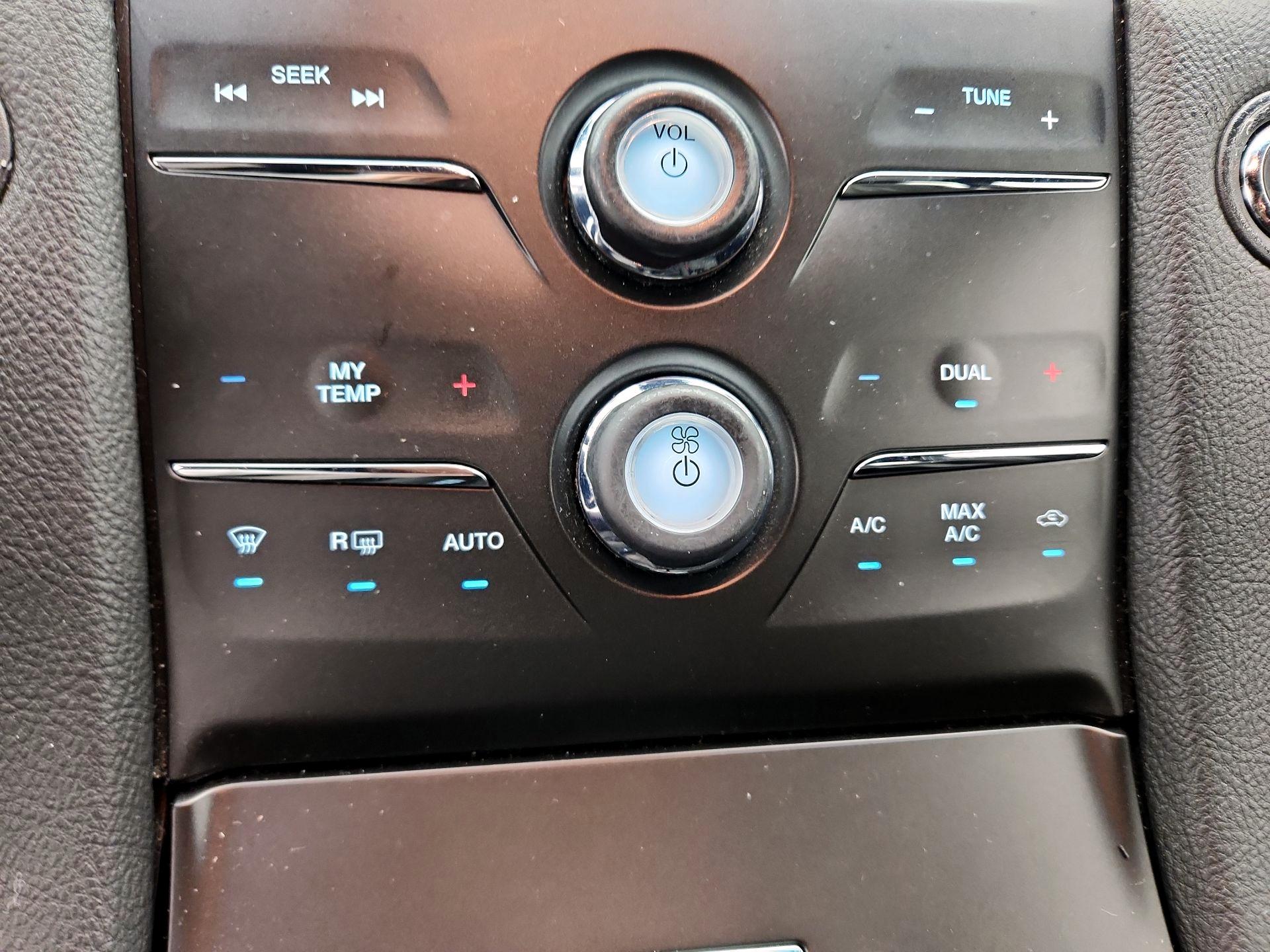 Thumbnail: 2014 Ford Taurus - 16