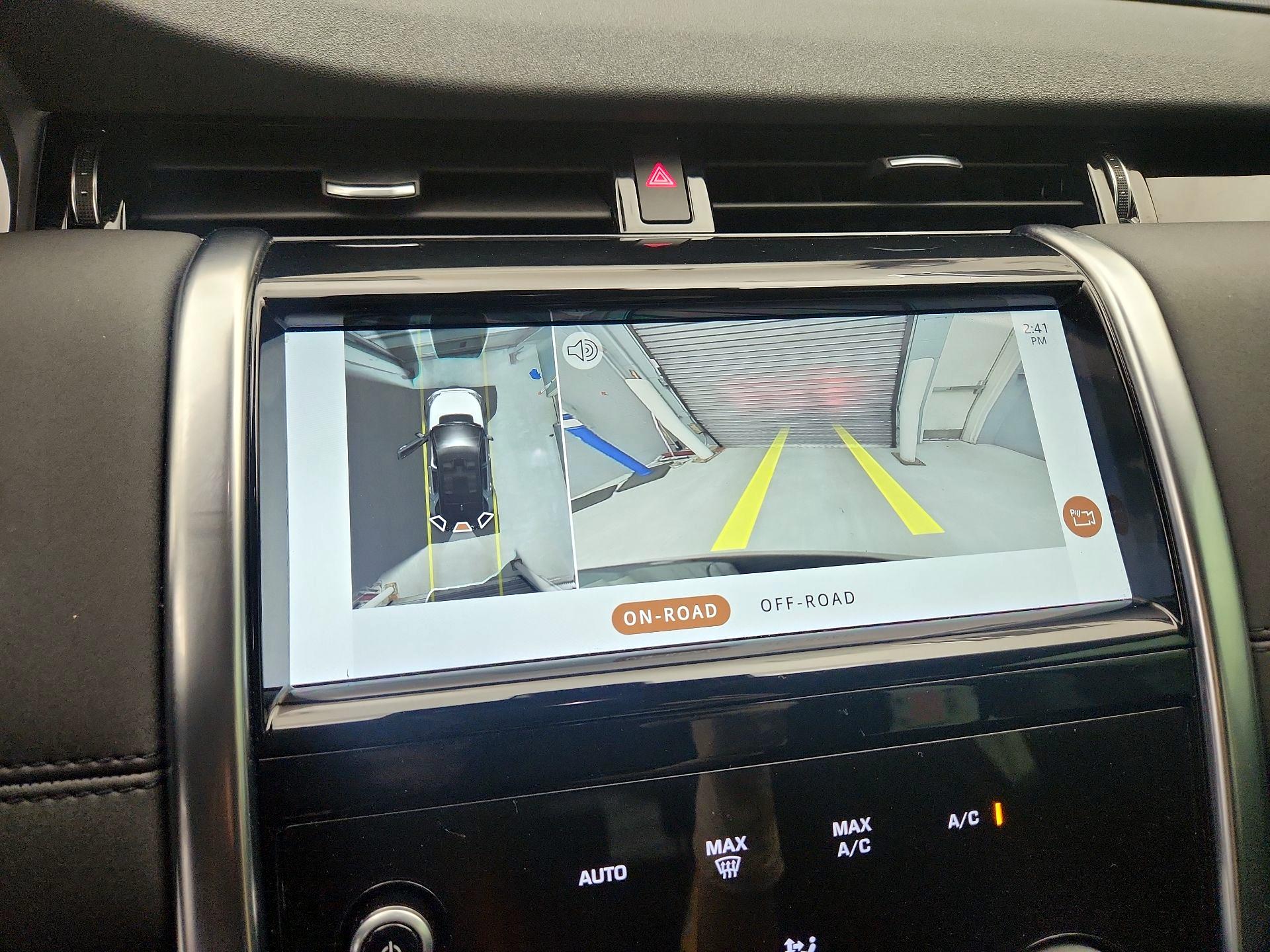 Thumbnail: 2021 Land Rover Discovery Sport - 15