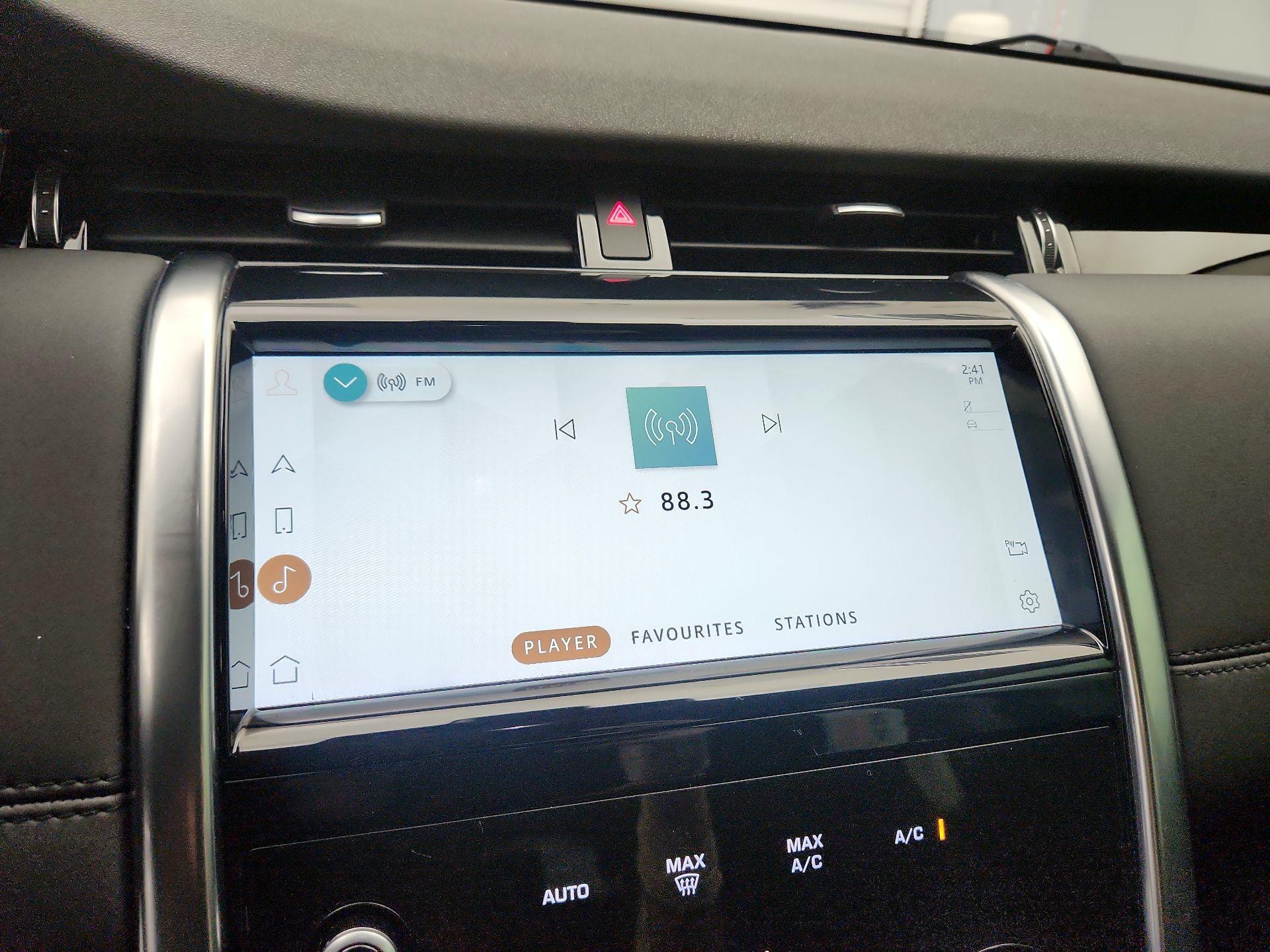 Thumbnail: 2021 Land Rover Discovery Sport - 16