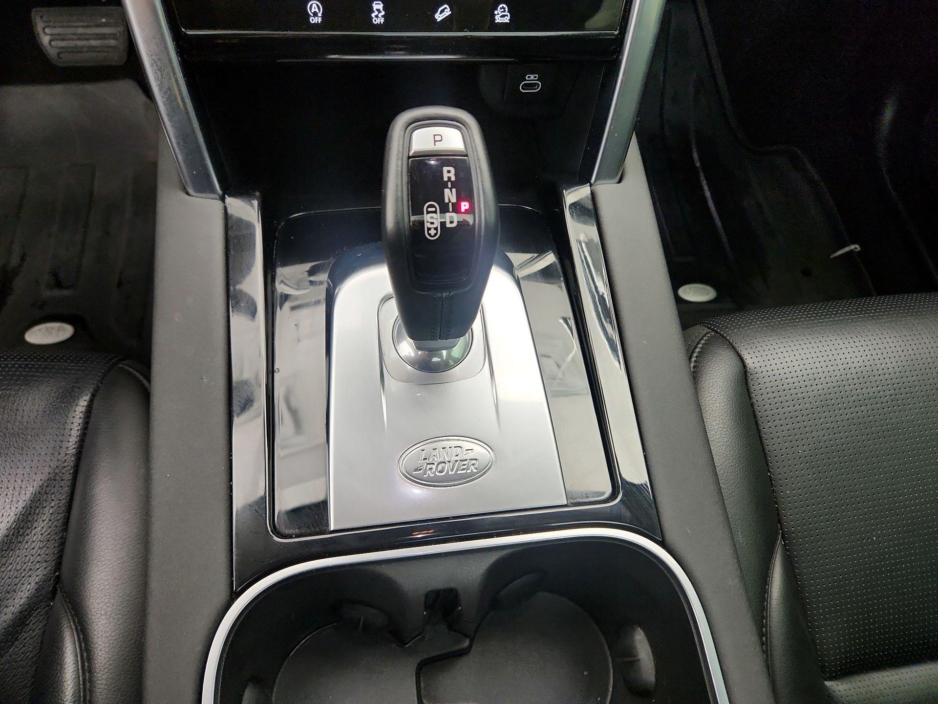 Thumbnail: 2021 Land Rover Discovery Sport - 18