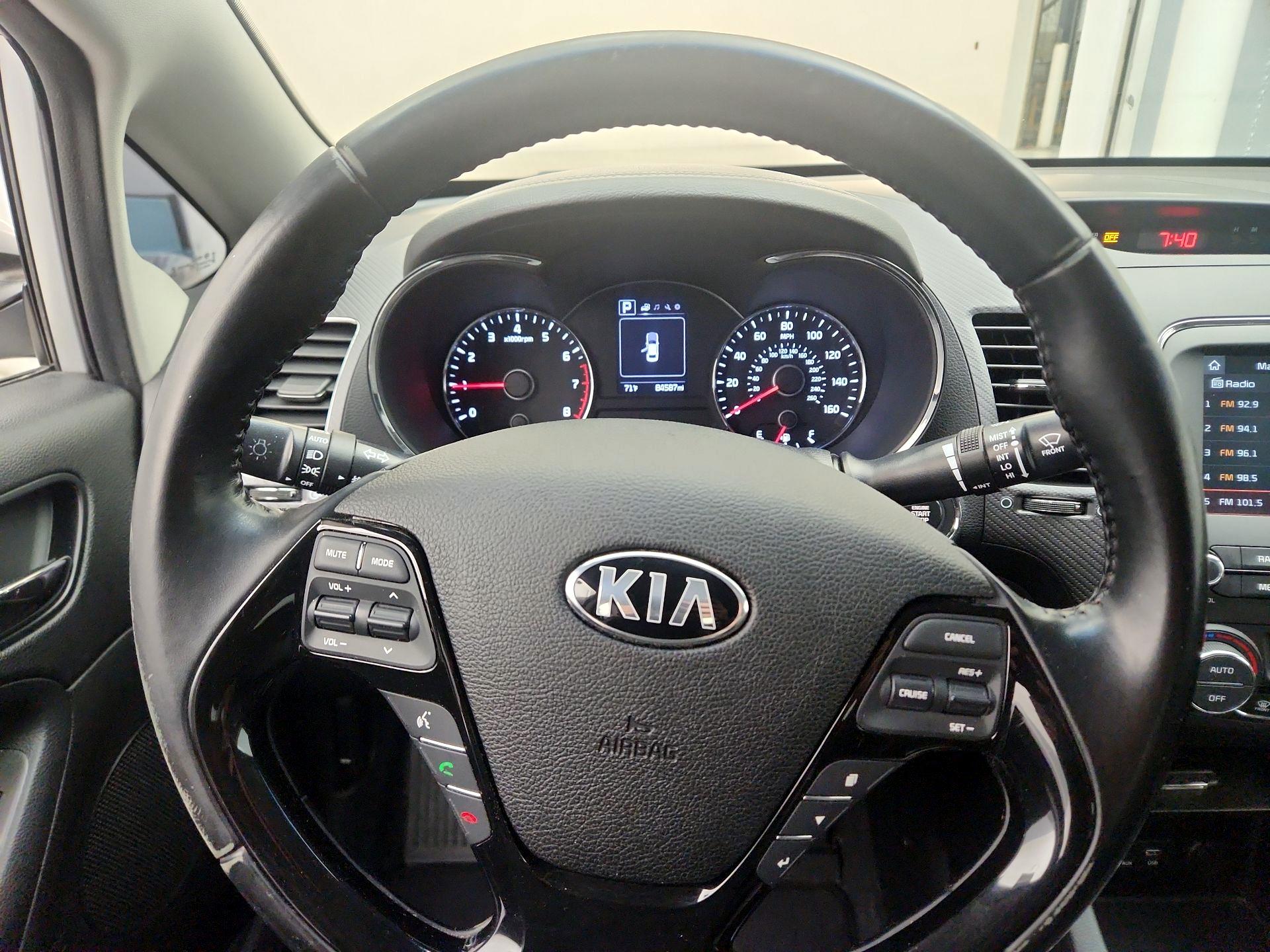 Thumbnail: 2017 Kia Forte - 10