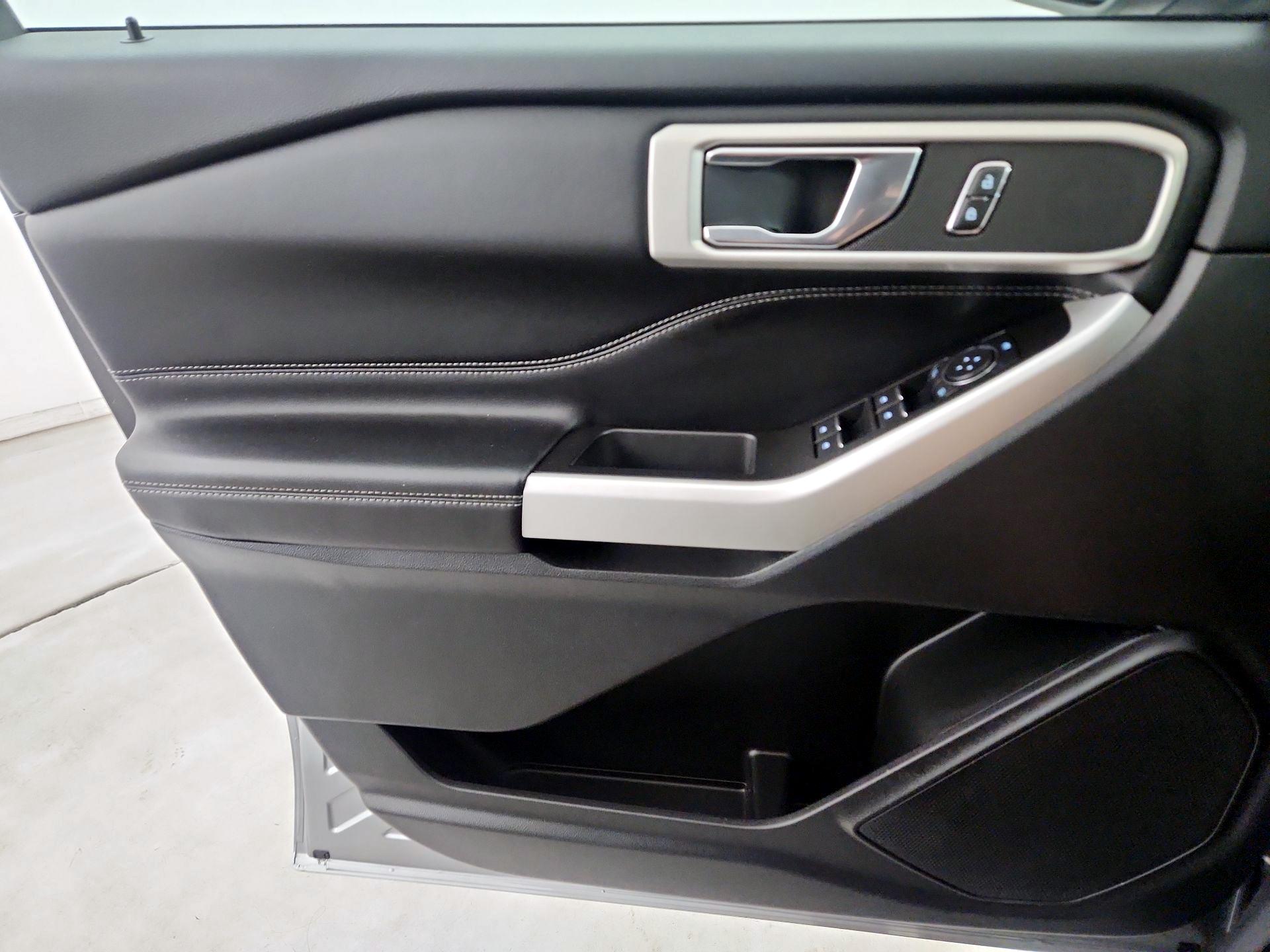 Thumbnail: 2022 Ford Explorer - 12