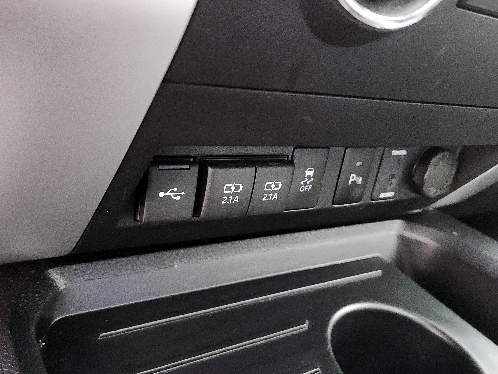 Thumbnail: 2021 Toyota Tundra - 19