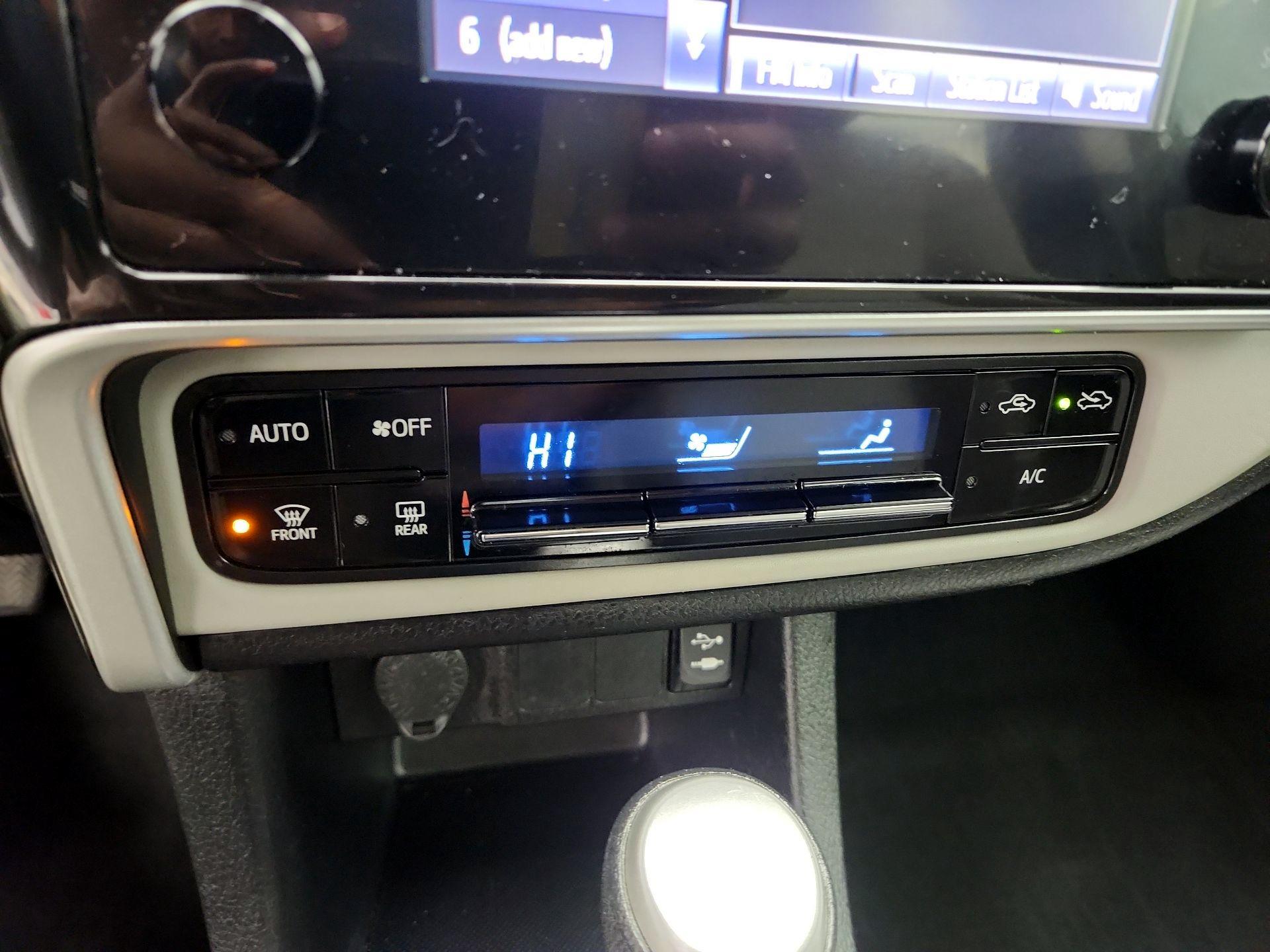 Thumbnail: 2019 Toyota Corolla - 16