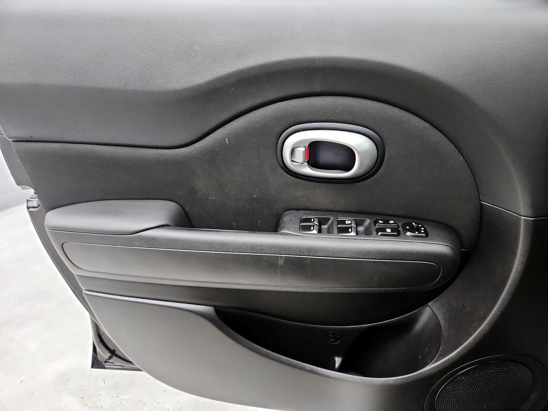 Thumbnail: 2019 Kia Soul - 12