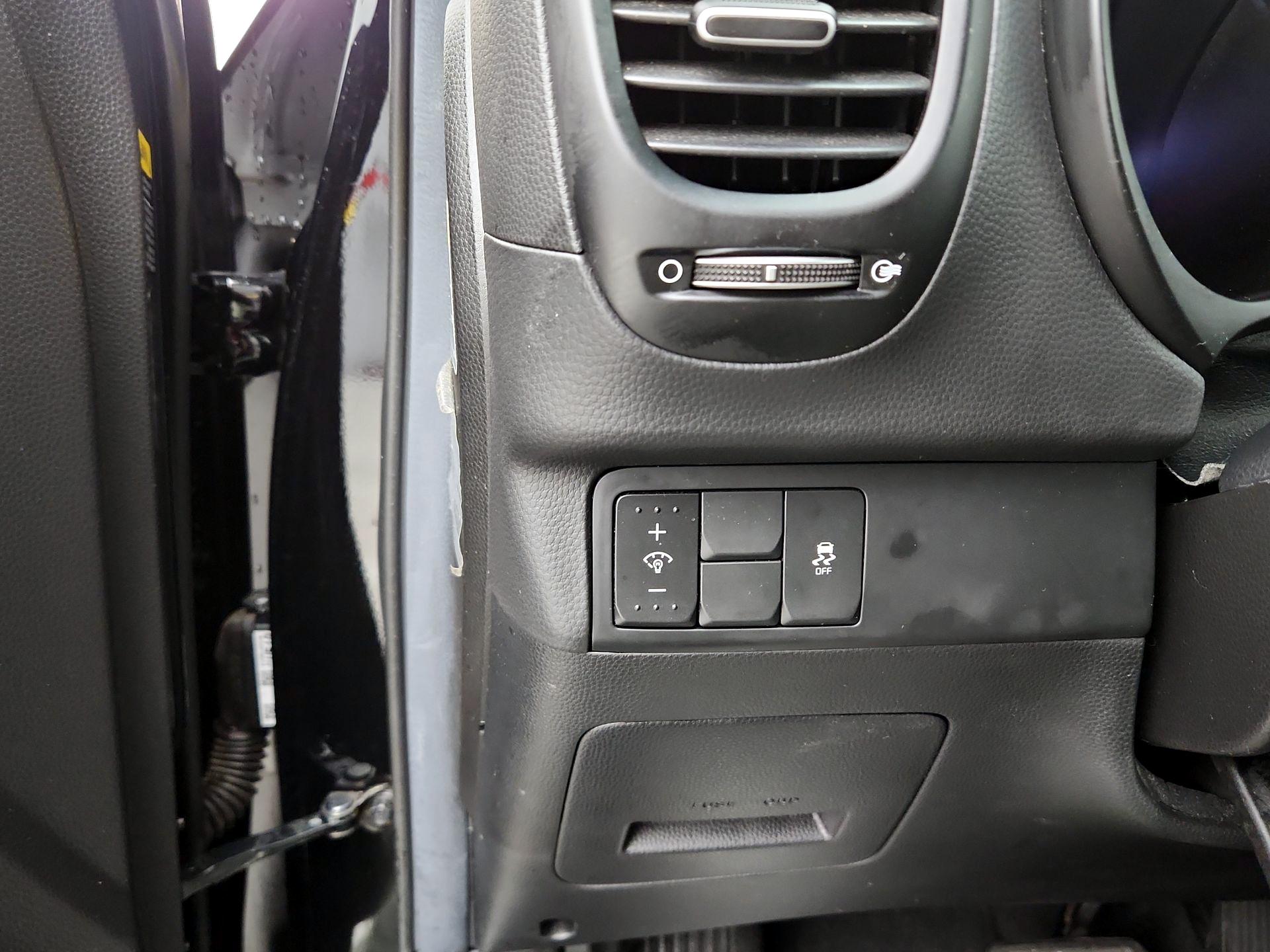 Thumbnail: 2019 Kia Soul - 13