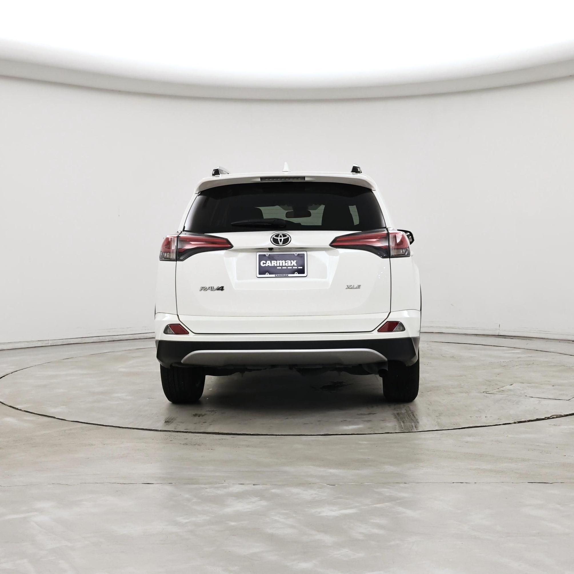 Thumbnail: 2017 Toyota RAV4 - 8