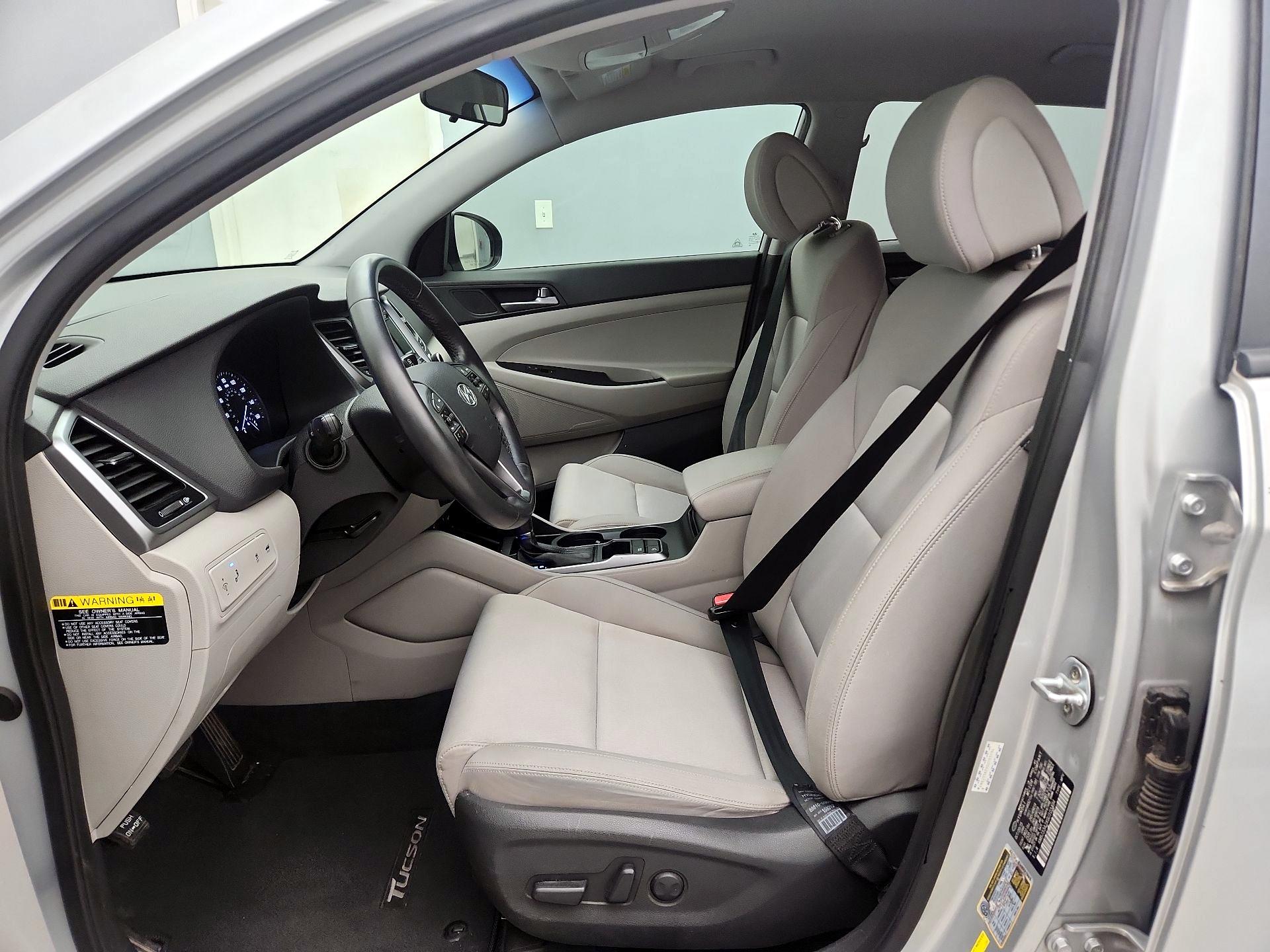 Thumbnail: 2016 Hyundai Tucson - 11