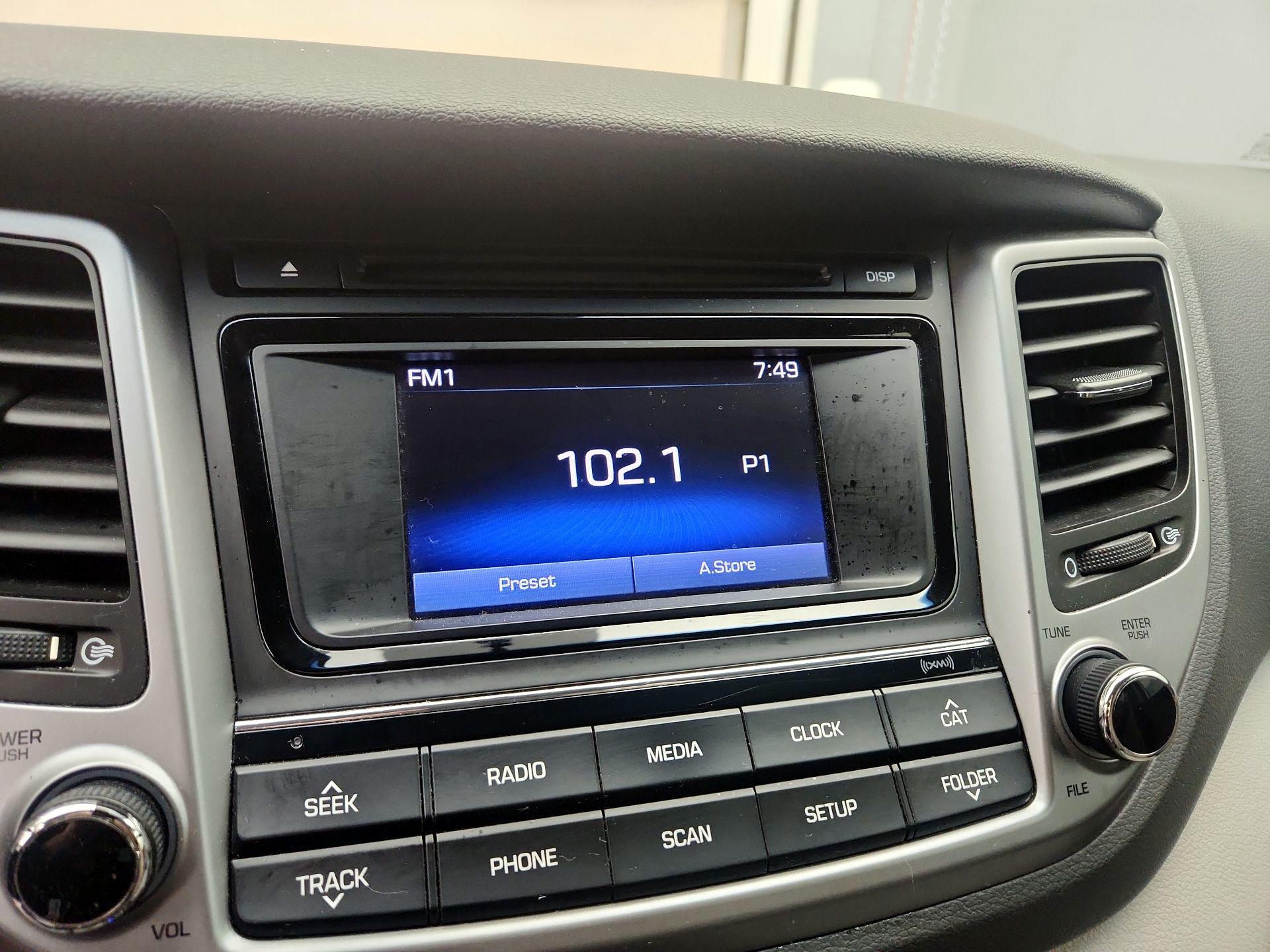 Thumbnail: 2016 Hyundai Tucson - 15