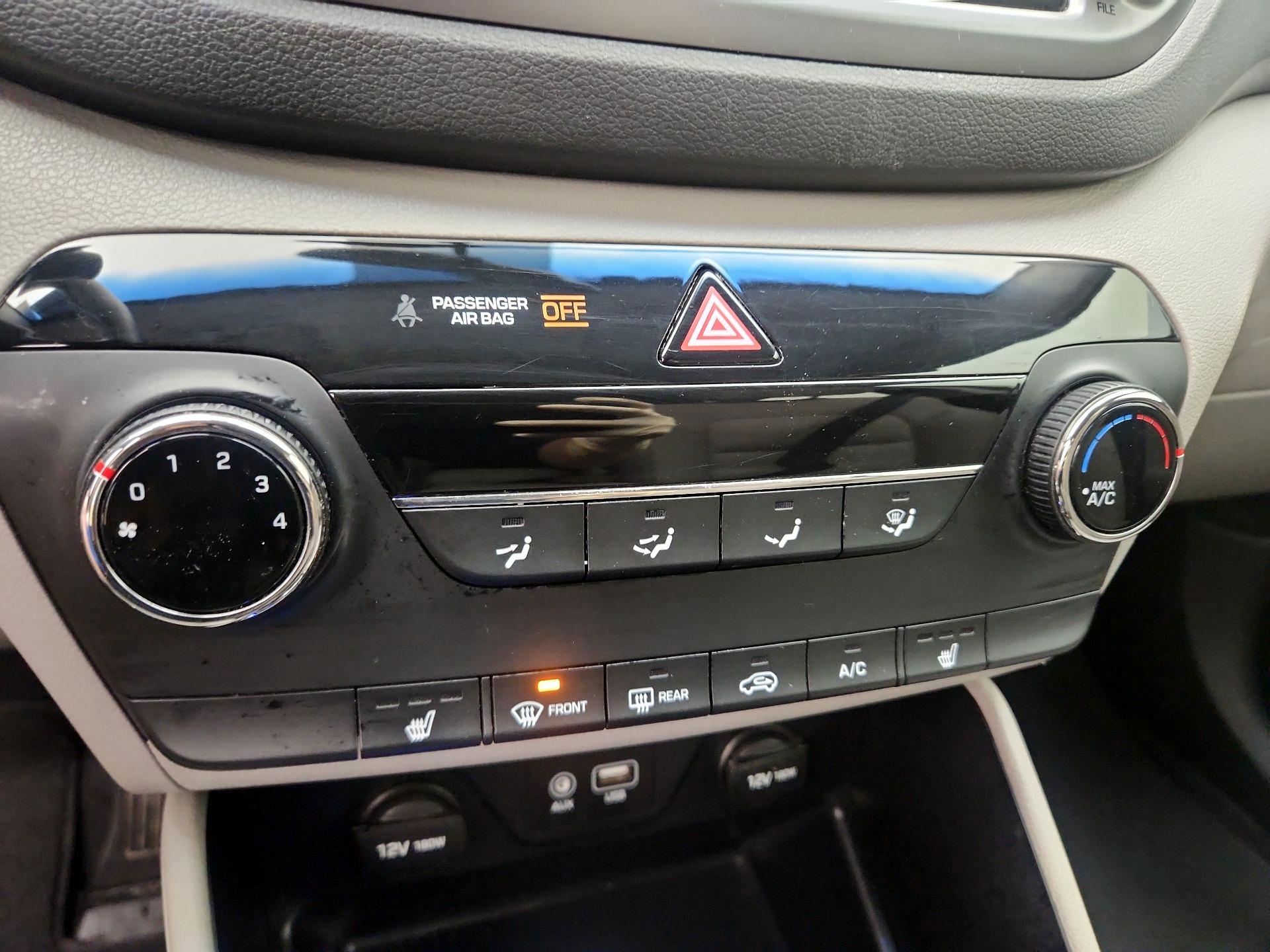 Thumbnail: 2016 Hyundai Tucson - 16