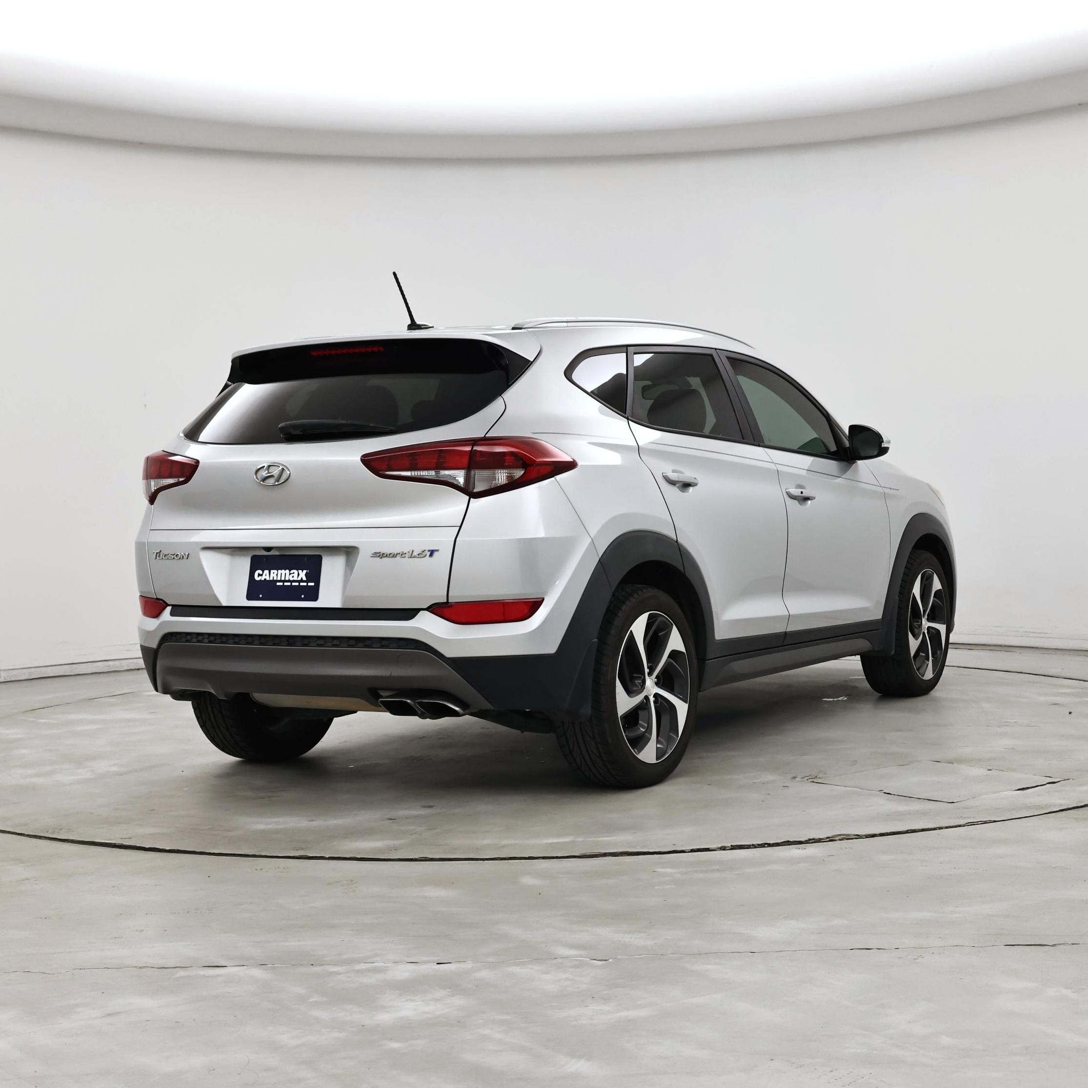 Thumbnail: 2016 Hyundai Tucson - 8