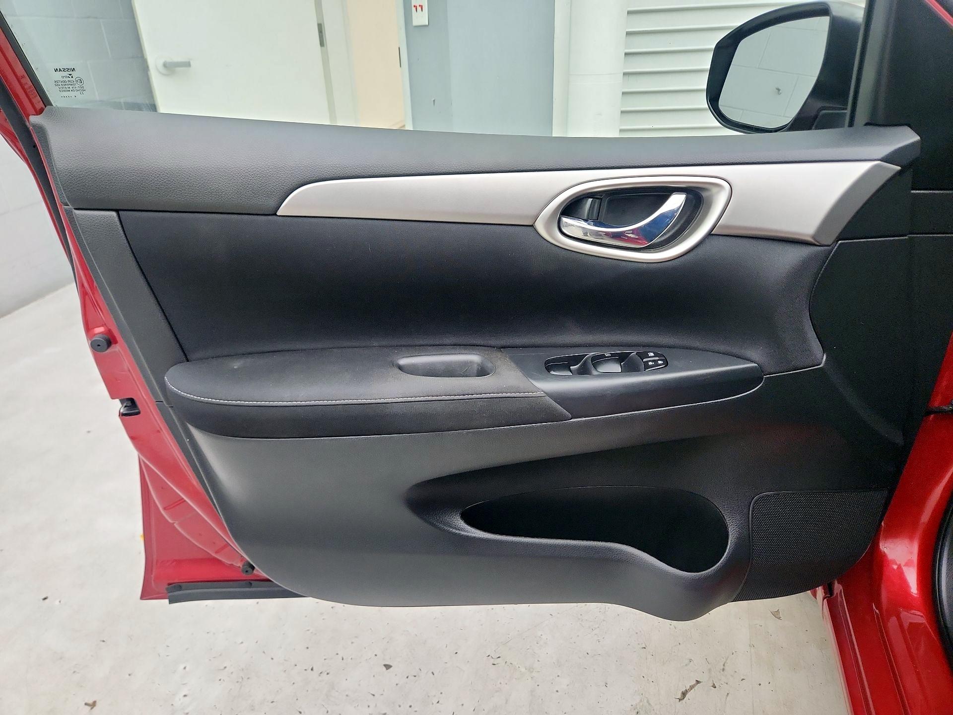 Thumbnail: 2014 Nissan Sentra - 12