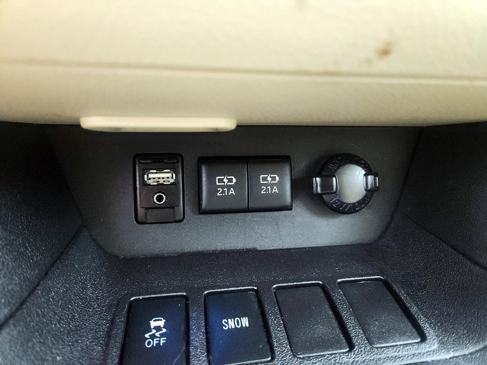 Thumbnail: 2018 Toyota Highlander - 18