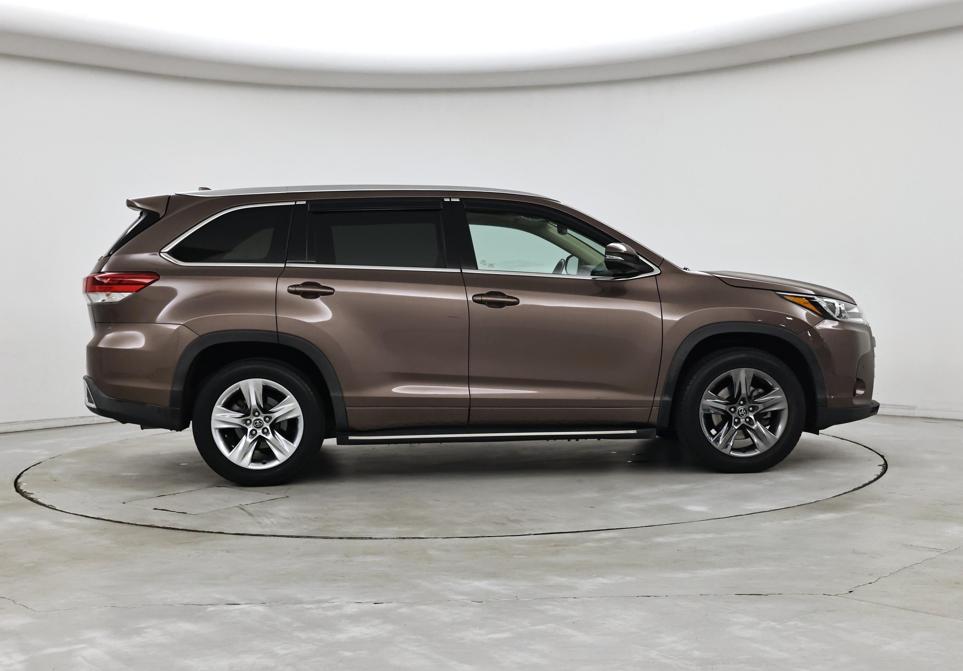 Thumbnail: 2018 Toyota Highlander - 7