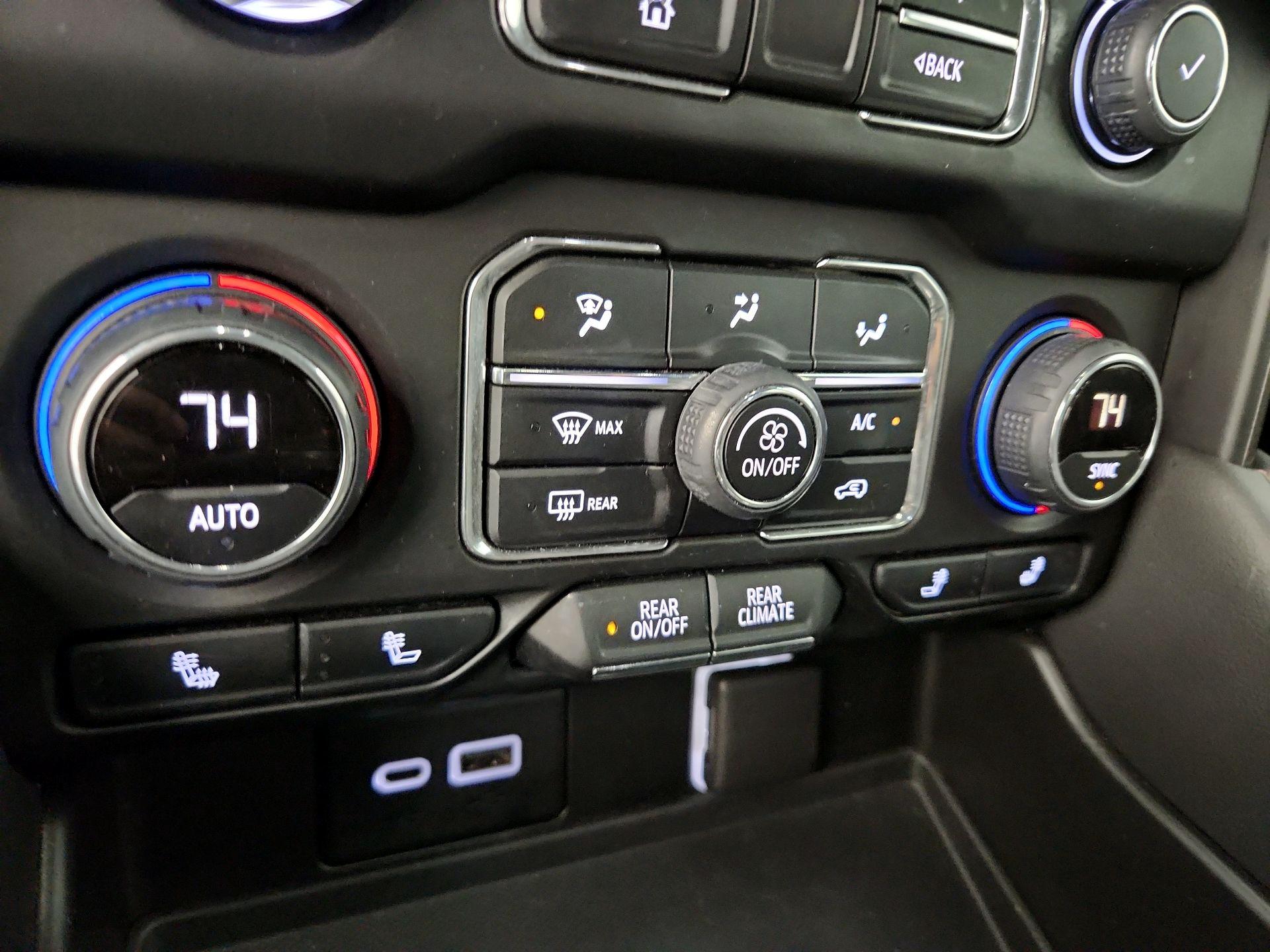 Thumbnail: 2022 Chevrolet Tahoe - 17