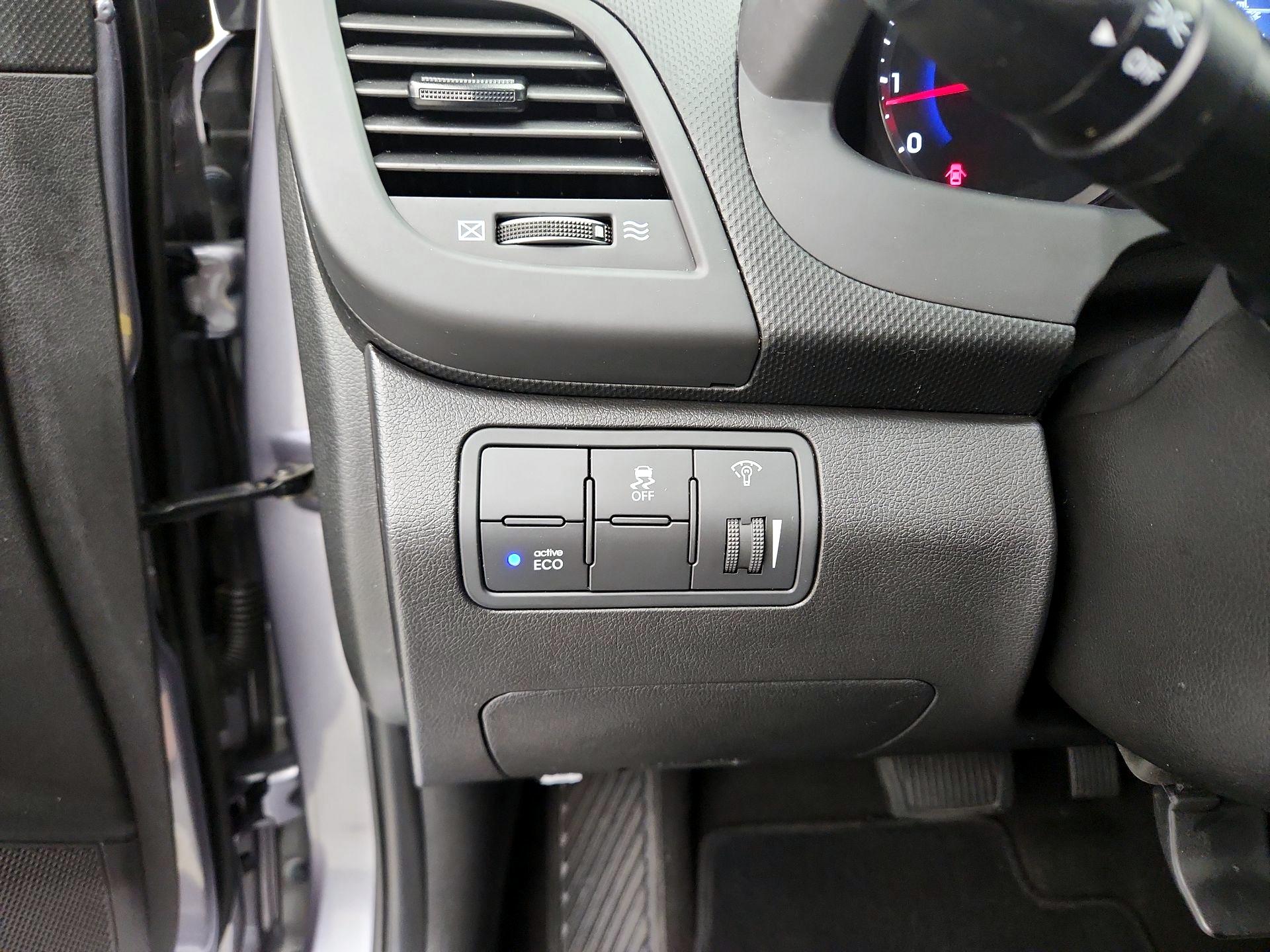 Thumbnail: 2016 Hyundai Accent - 13