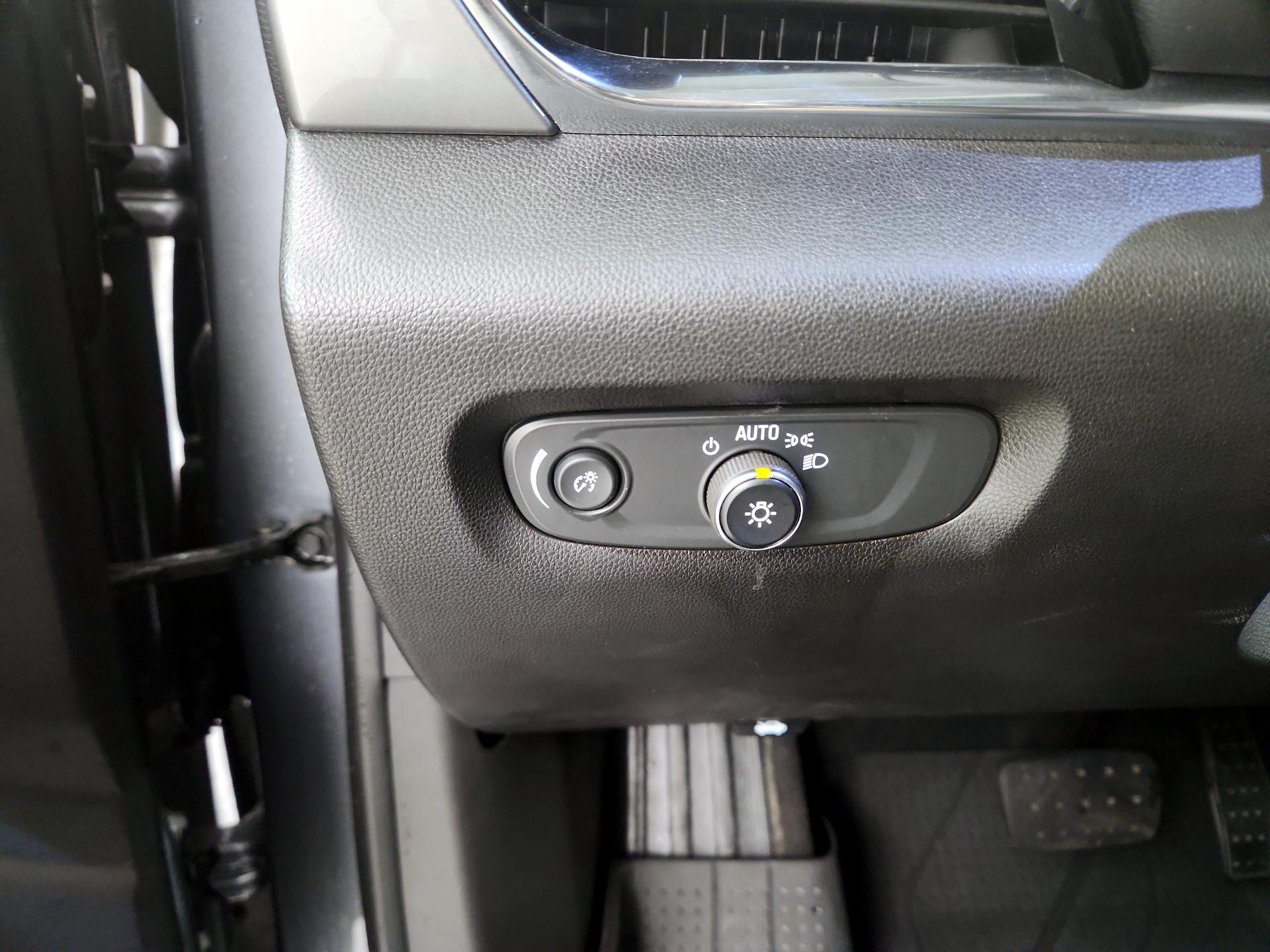 Thumbnail: 2021 Chevrolet Traverse - 13