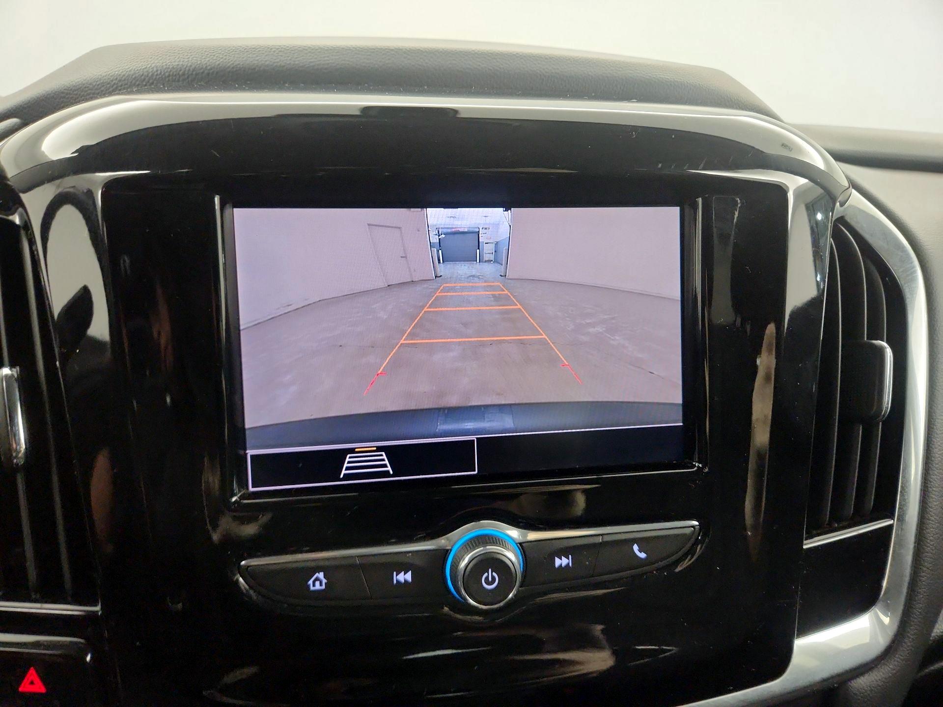 Thumbnail: 2021 Chevrolet Traverse - 14