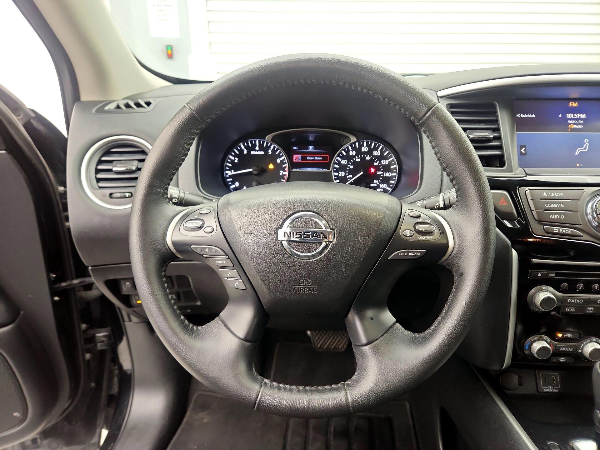 Thumbnail: 2020 Nissan Pathfinder - 10