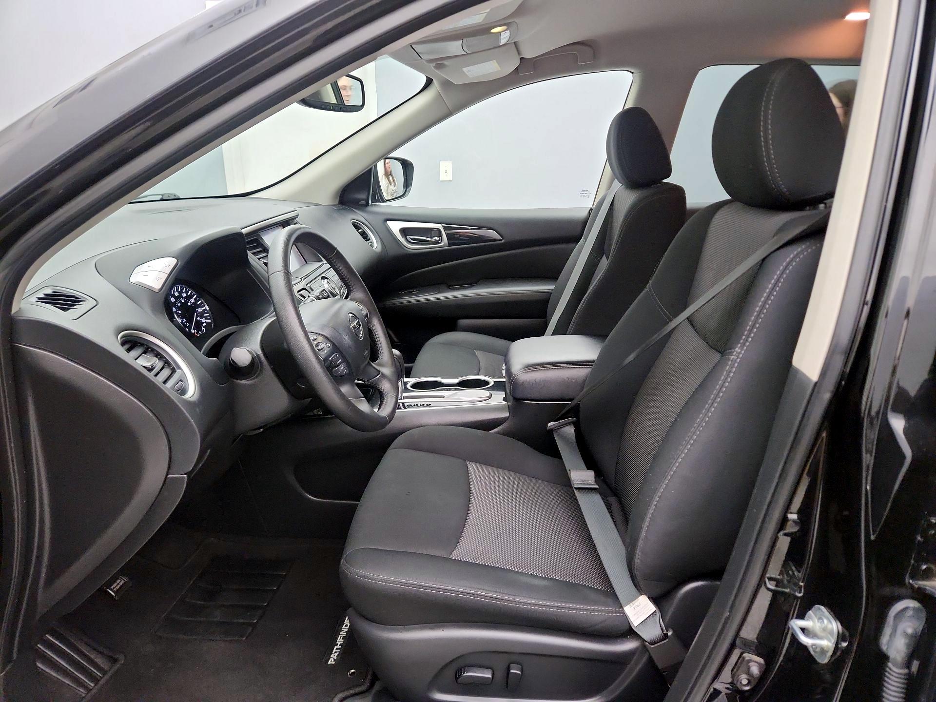 Thumbnail: 2020 Nissan Pathfinder - 11