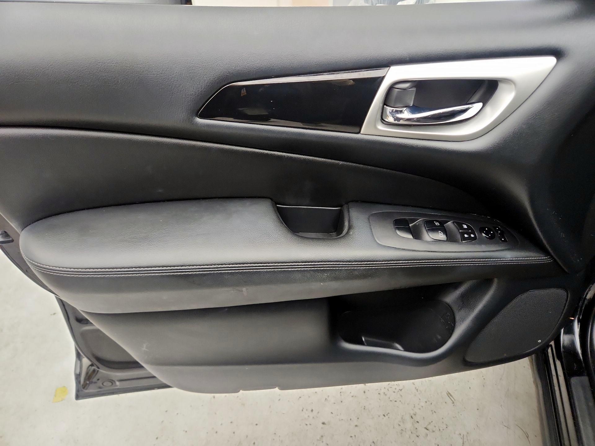 Thumbnail: 2020 Nissan Pathfinder - 12