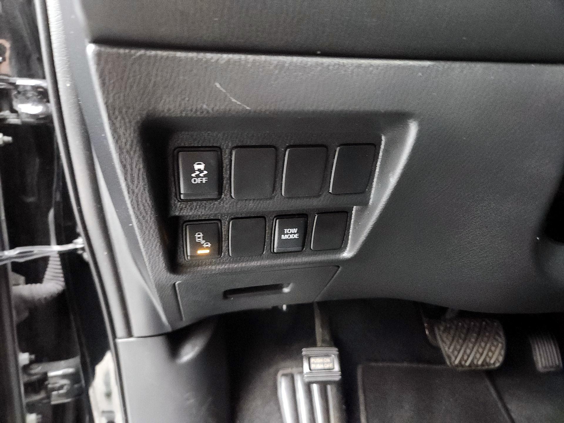 Thumbnail: 2020 Nissan Pathfinder - 13