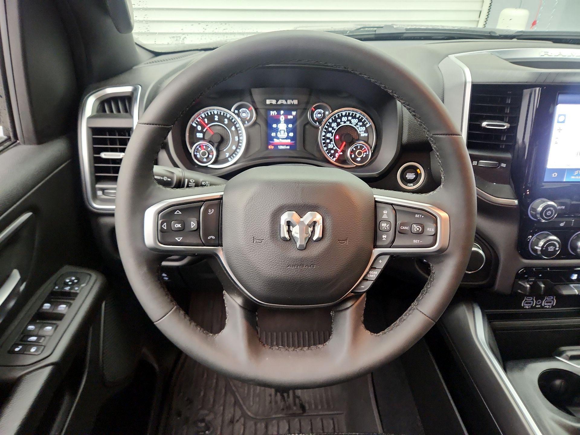 Thumbnail: 2025 RAM 1500 - 10