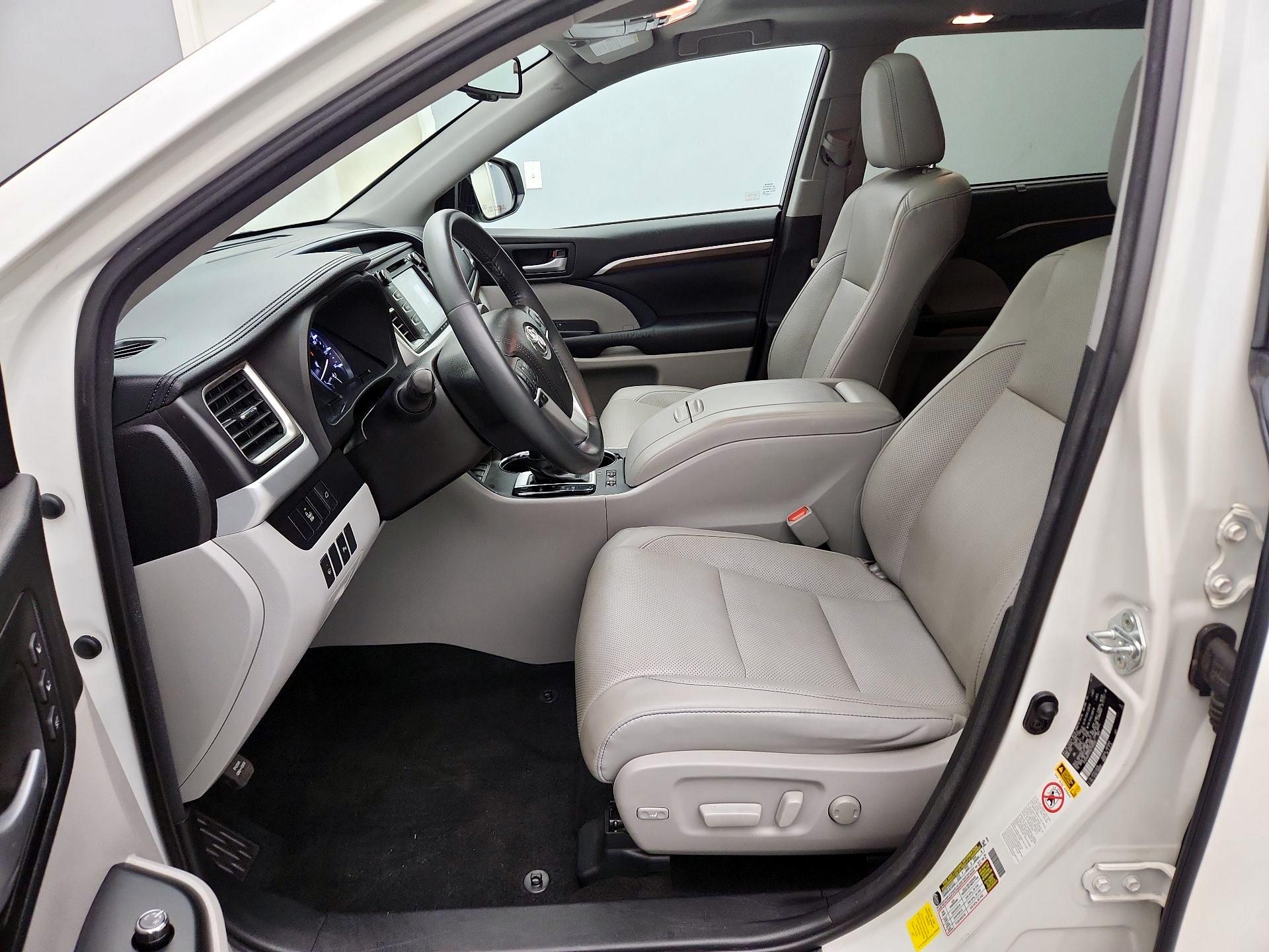 Thumbnail: 2016 Toyota Highlander - 11