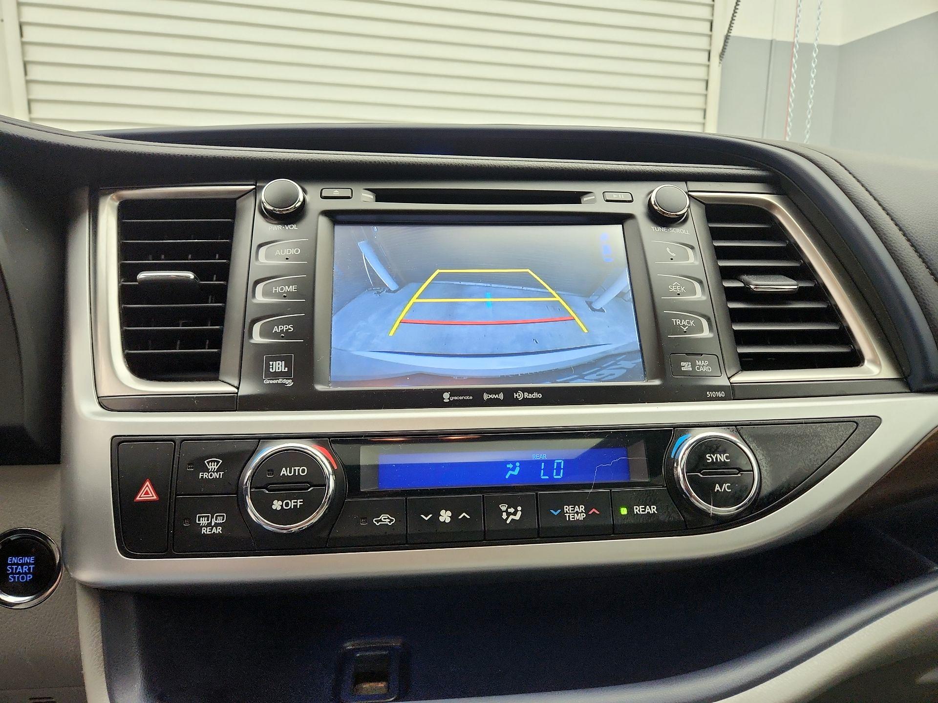 Thumbnail: 2016 Toyota Highlander - 14