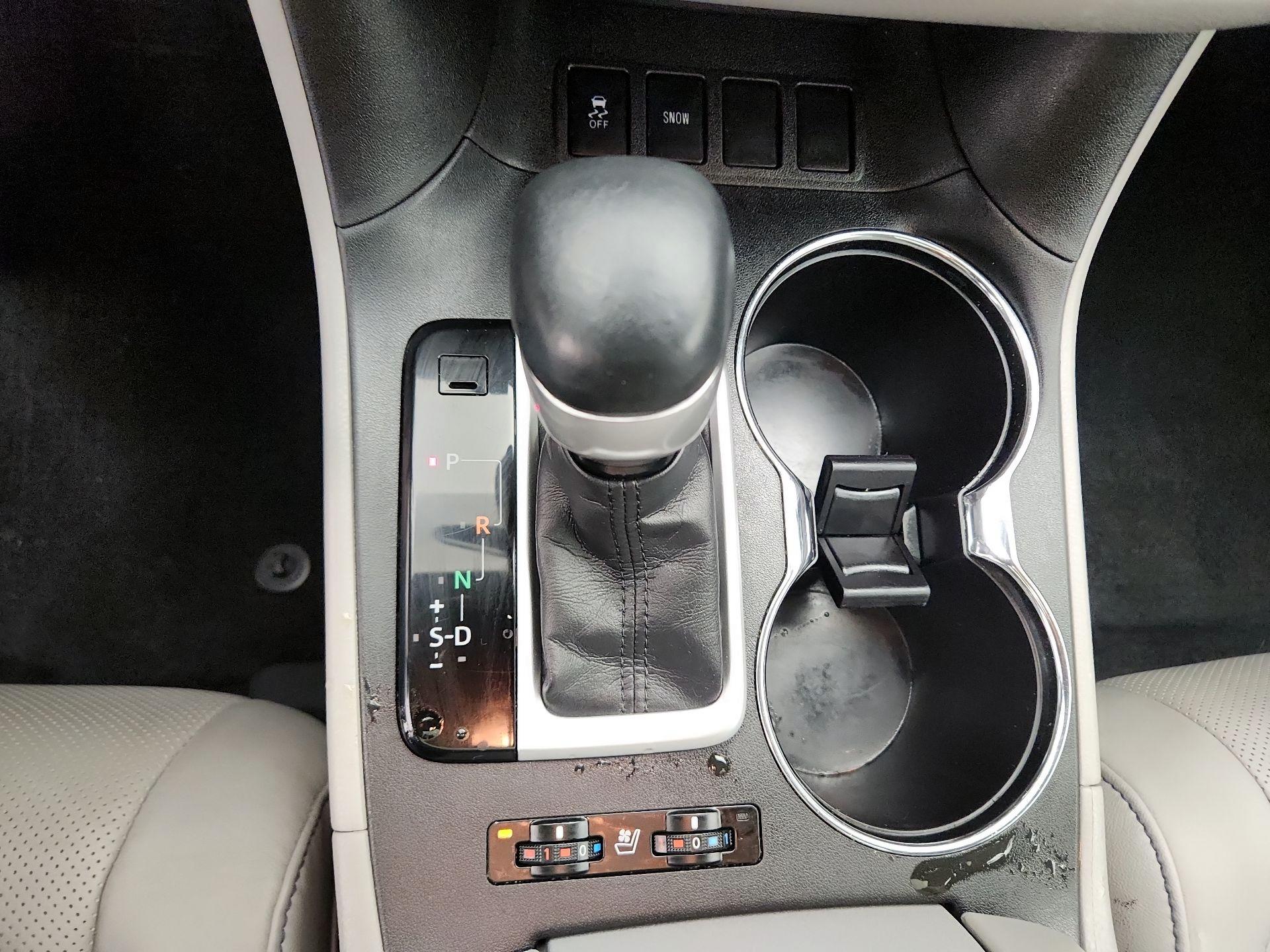 Thumbnail: 2016 Toyota Highlander - 17