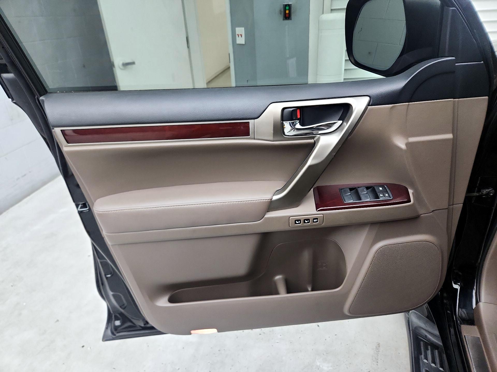 Thumbnail: 2019 Lexus GX - 12