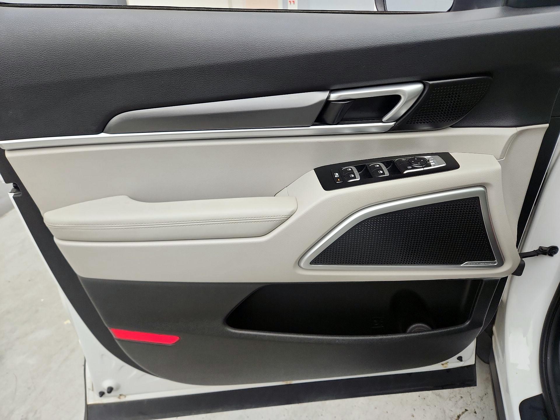 Thumbnail: 2021 Kia Telluride - 12