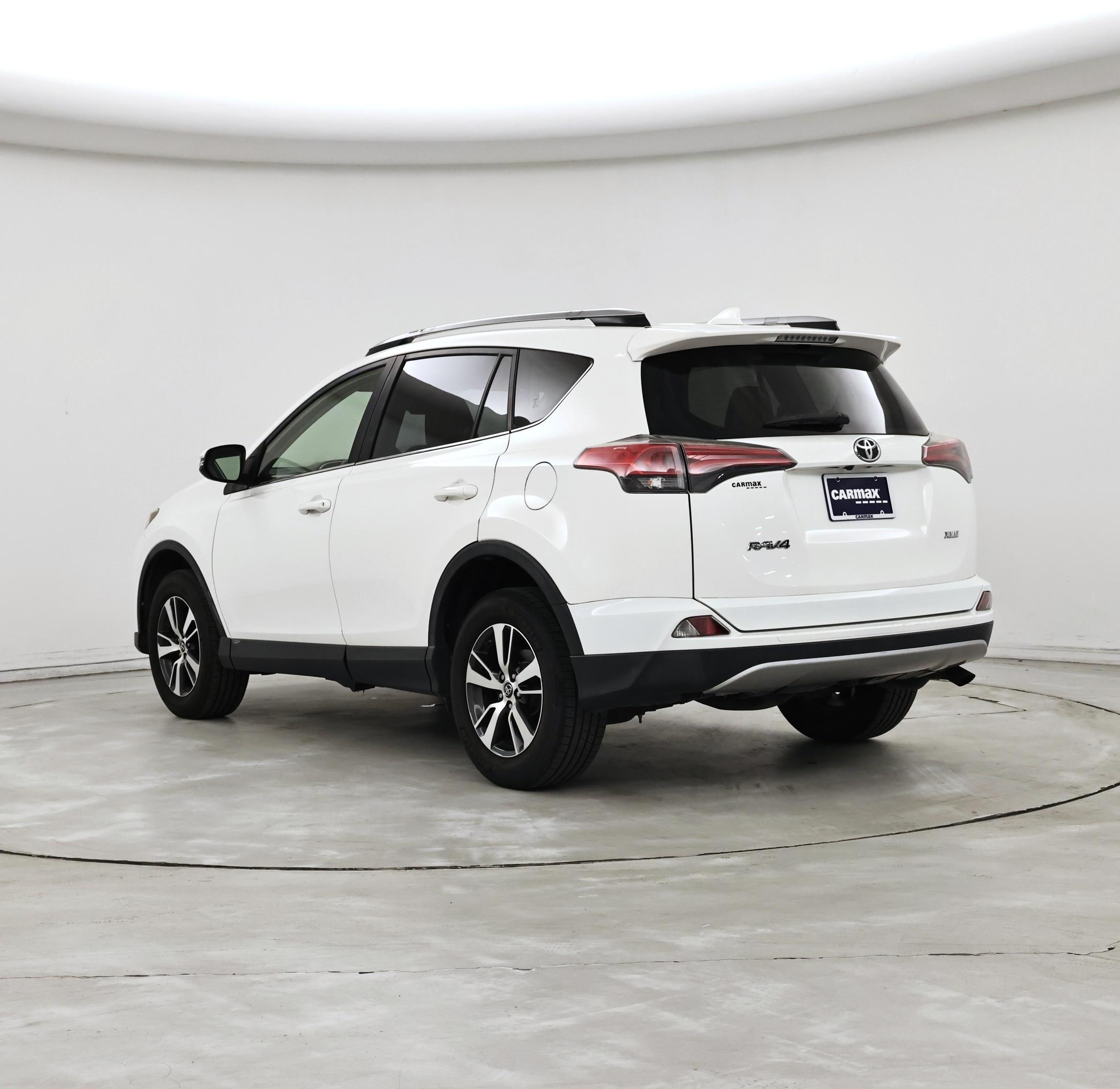 Thumbnail: 2018 Toyota RAV4 - 2