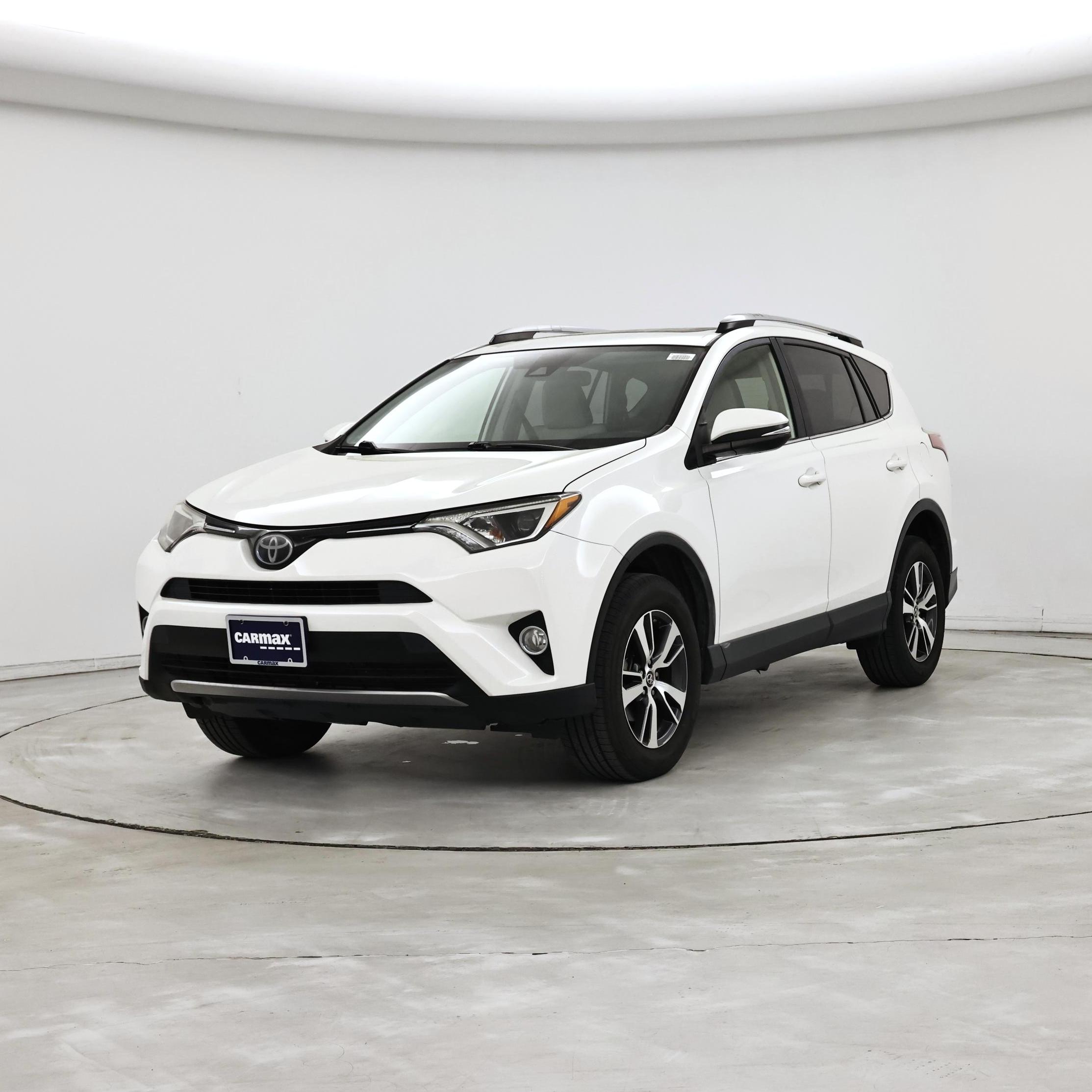 Thumbnail: 2018 Toyota RAV4 - 4