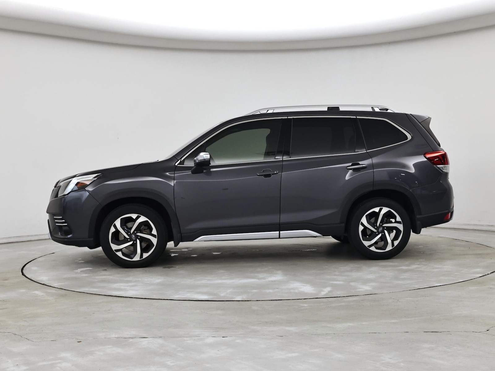 2023 Subaru Forester Touring - Photo 4