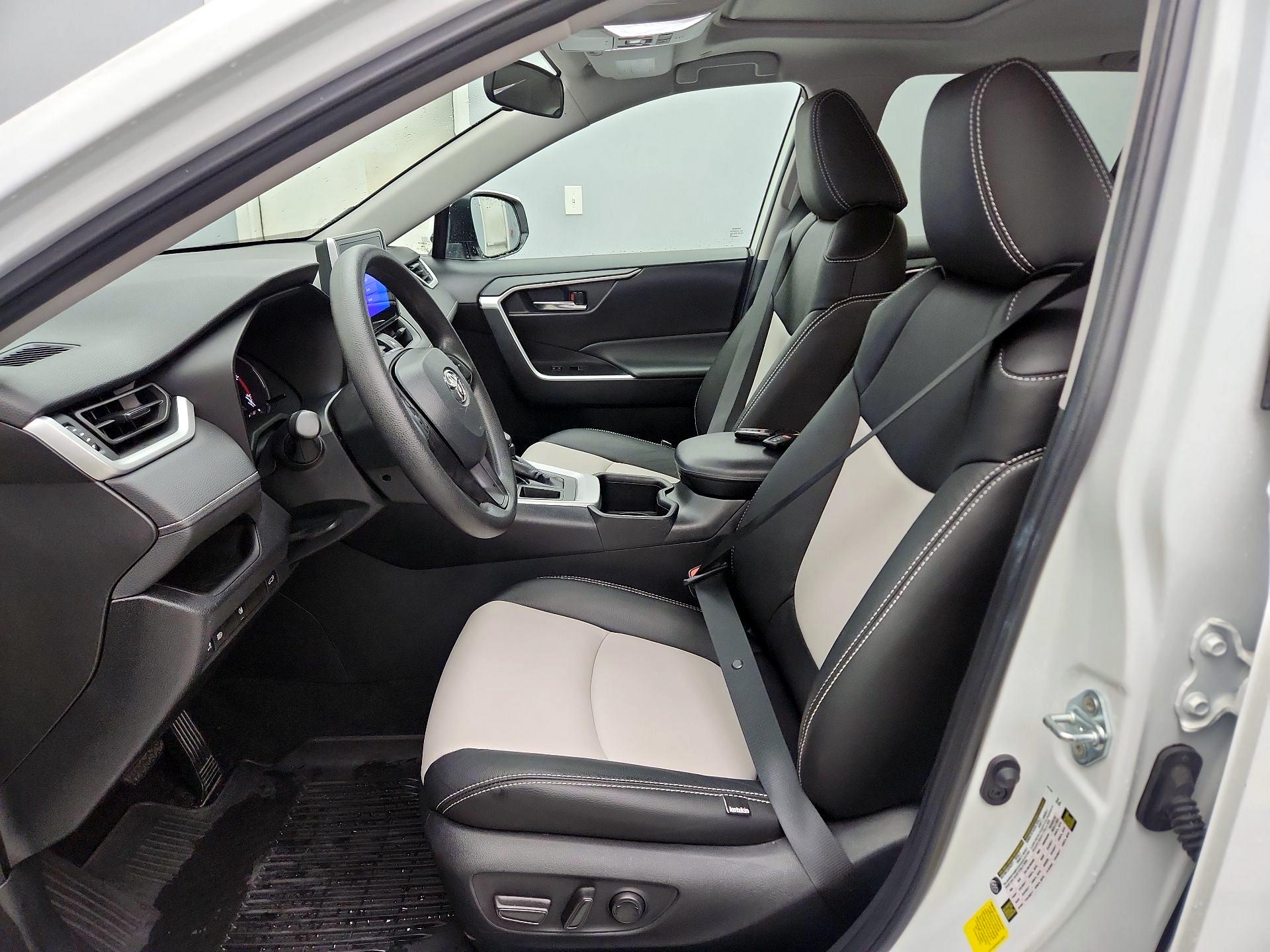 Thumbnail: 2024 Toyota RAV4 - 11