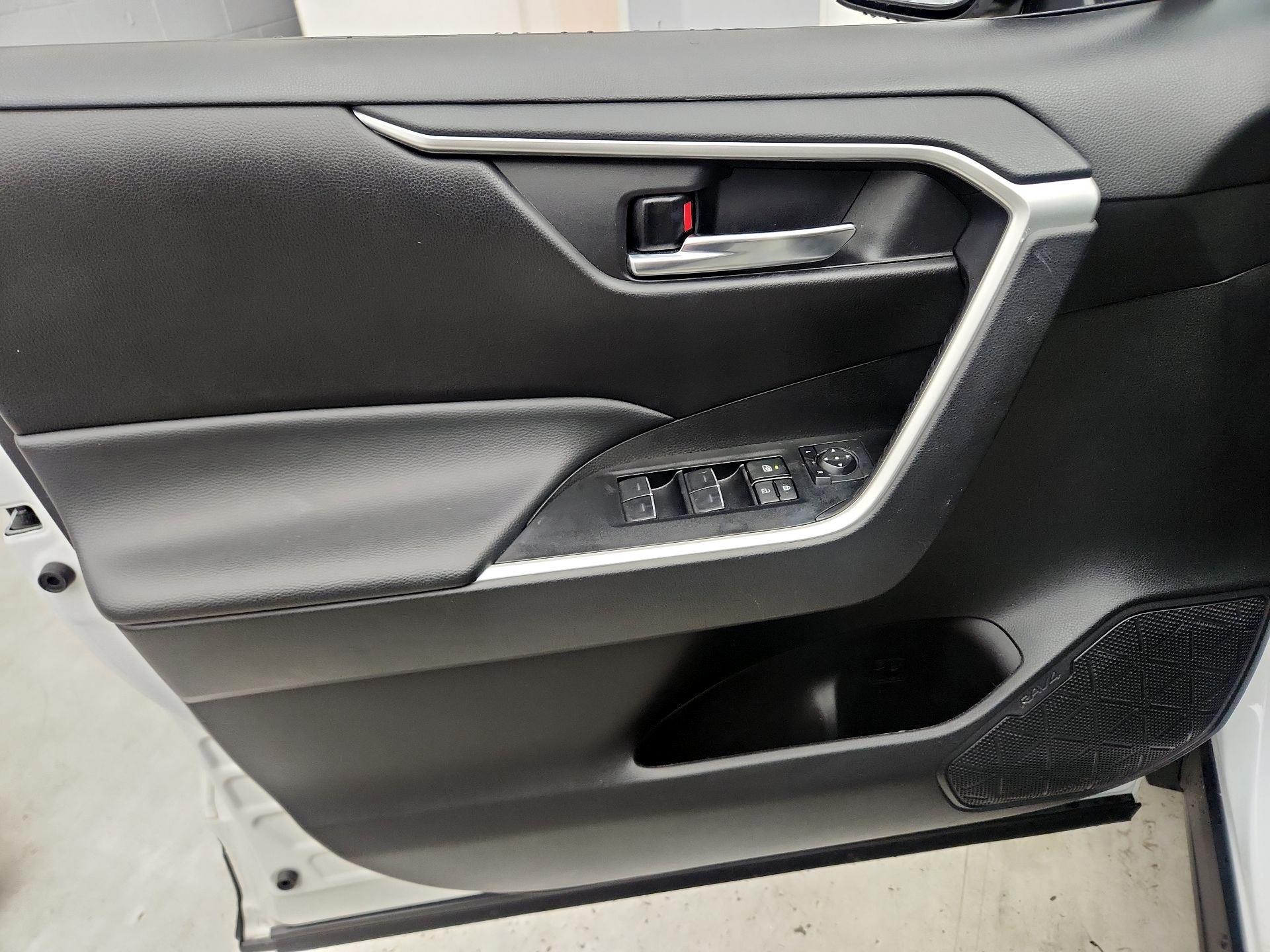 Thumbnail: 2024 Toyota RAV4 - 12