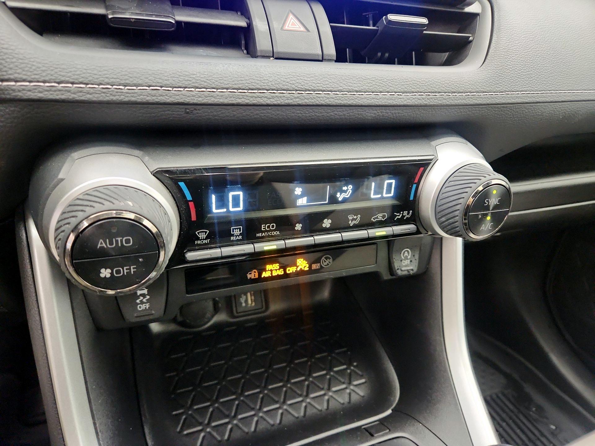 Thumbnail: 2024 Toyota RAV4 - 16