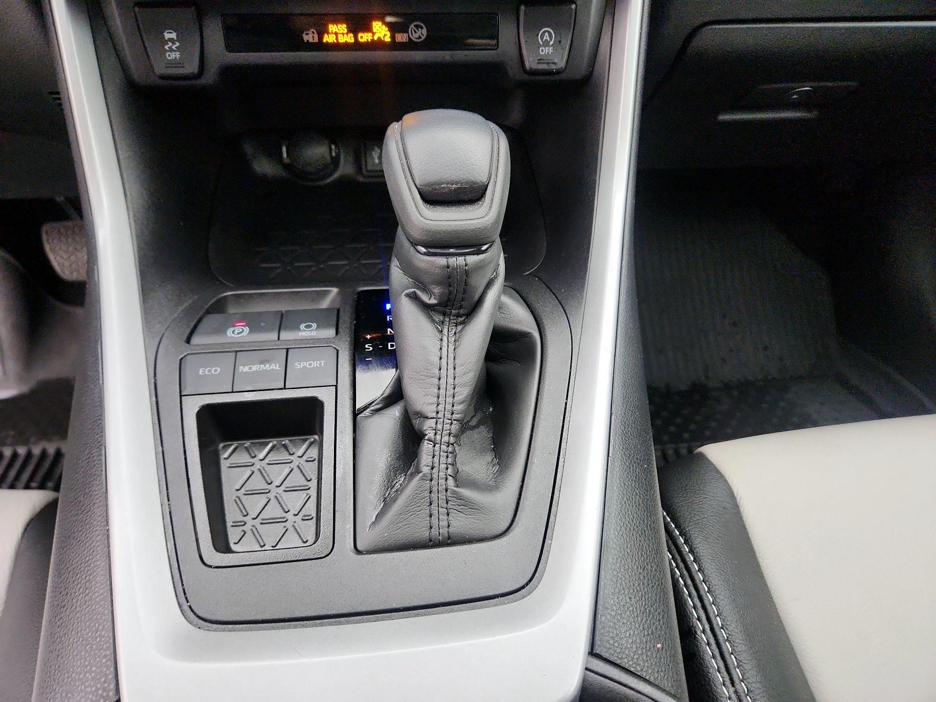 Thumbnail: 2024 Toyota RAV4 - 17