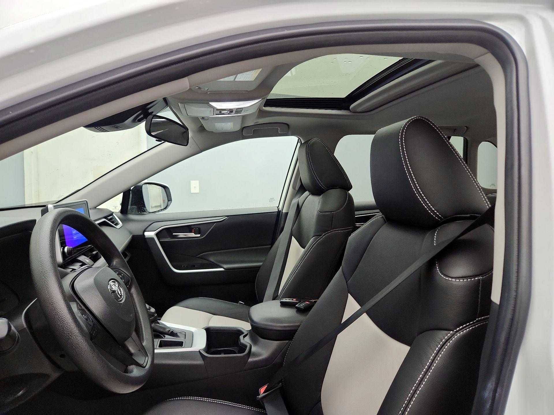 Thumbnail: 2024 Toyota RAV4 - 19