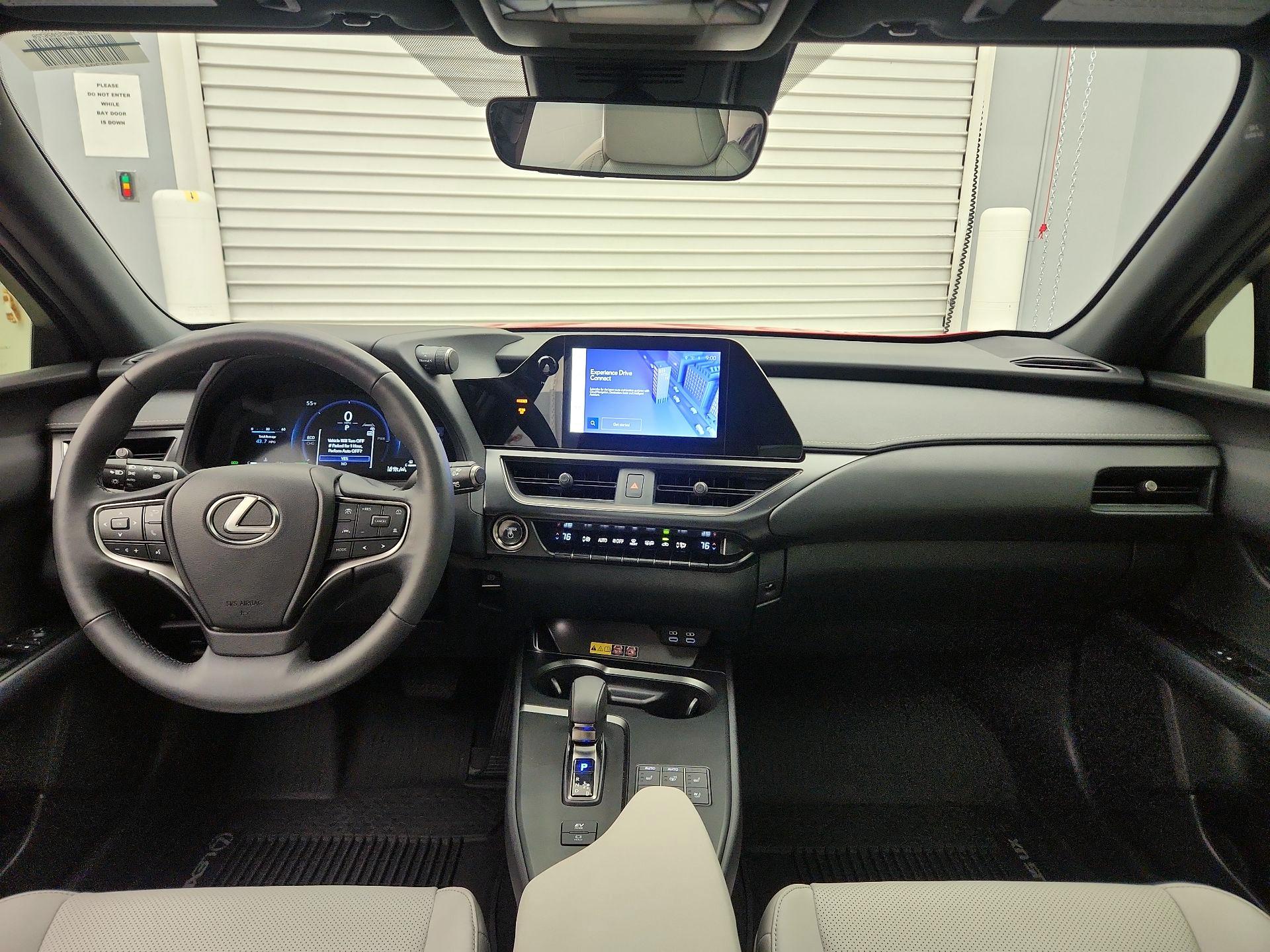 Thumbnail: 2025 Lexus UX - 9