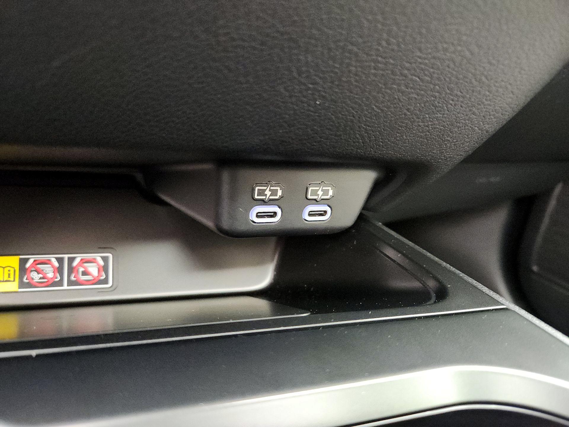 Thumbnail: 2025 Lexus UX - 19