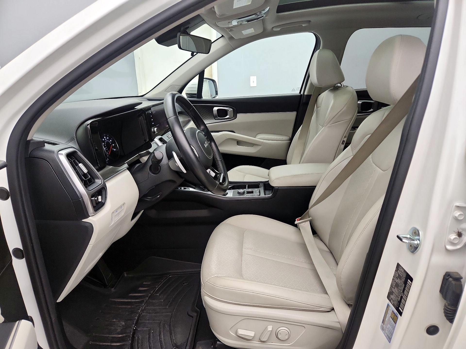 Thumbnail: 2022 Kia Sorento - 11