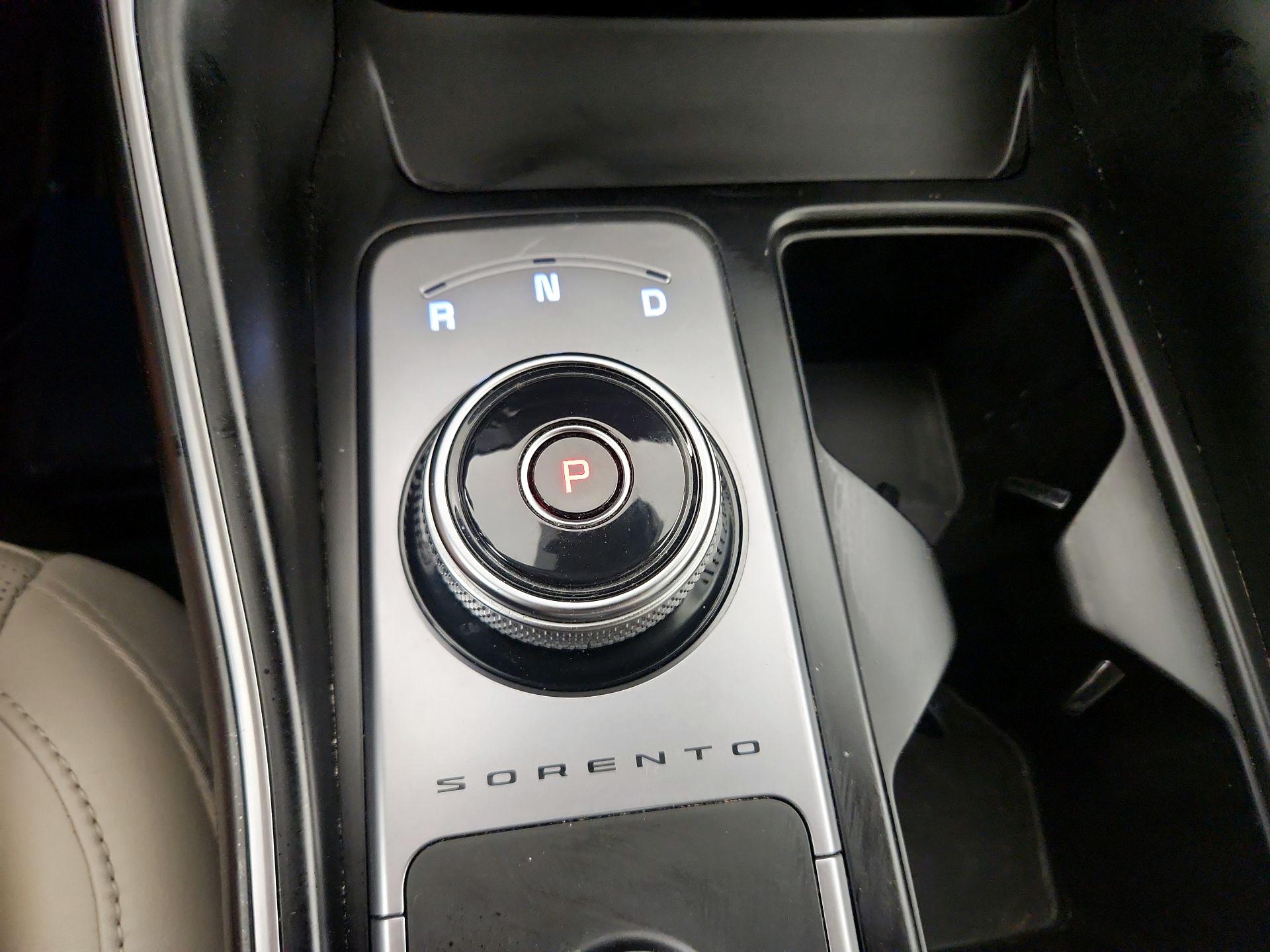 Thumbnail: 2022 Kia Sorento - 18