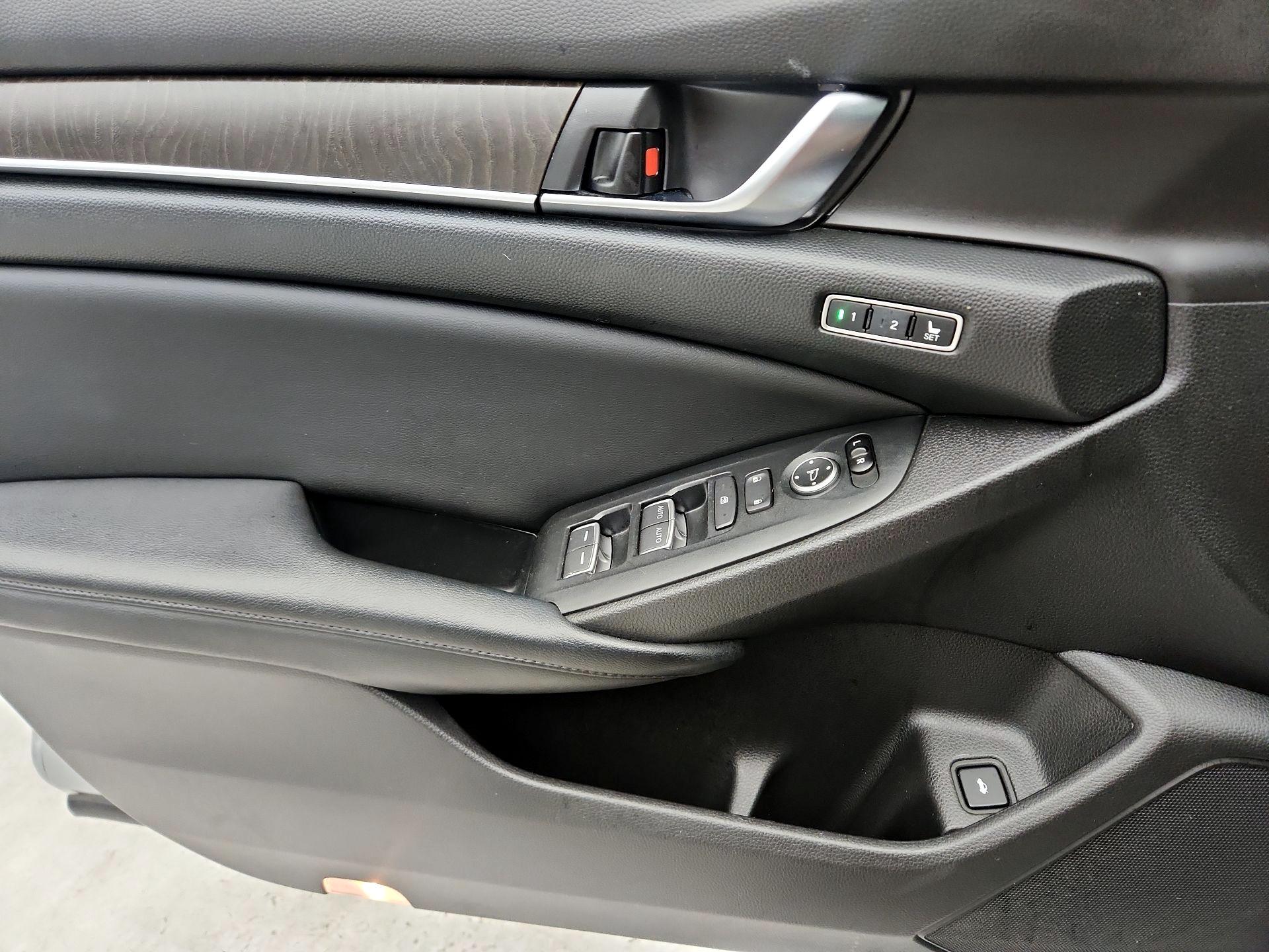 Thumbnail: 2018 Honda Accord - 12