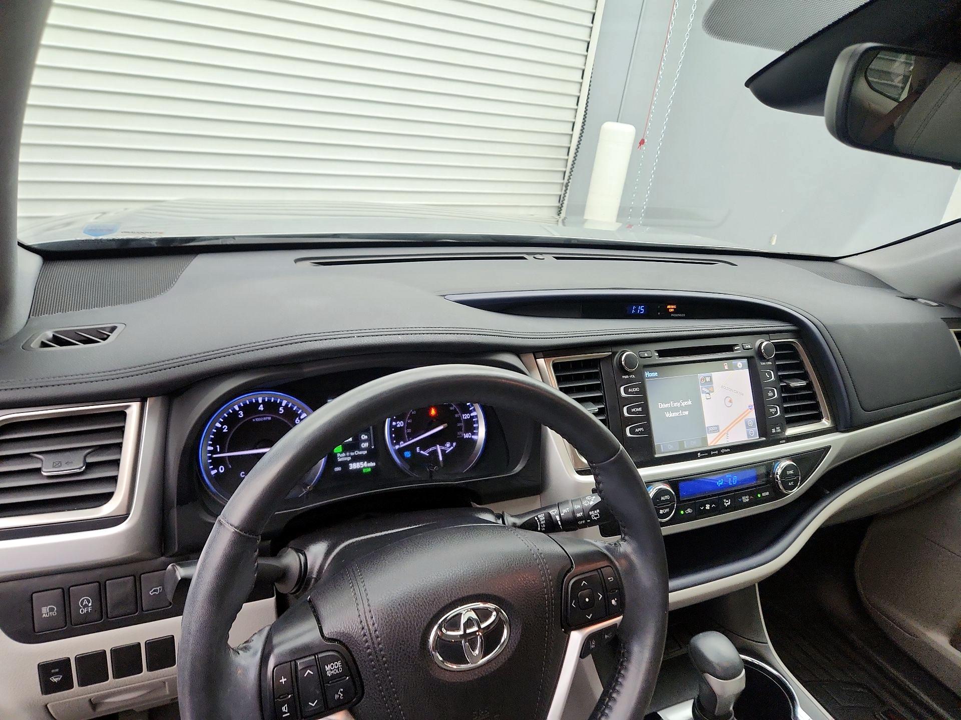 Thumbnail: 2019 Toyota Highlander - 9