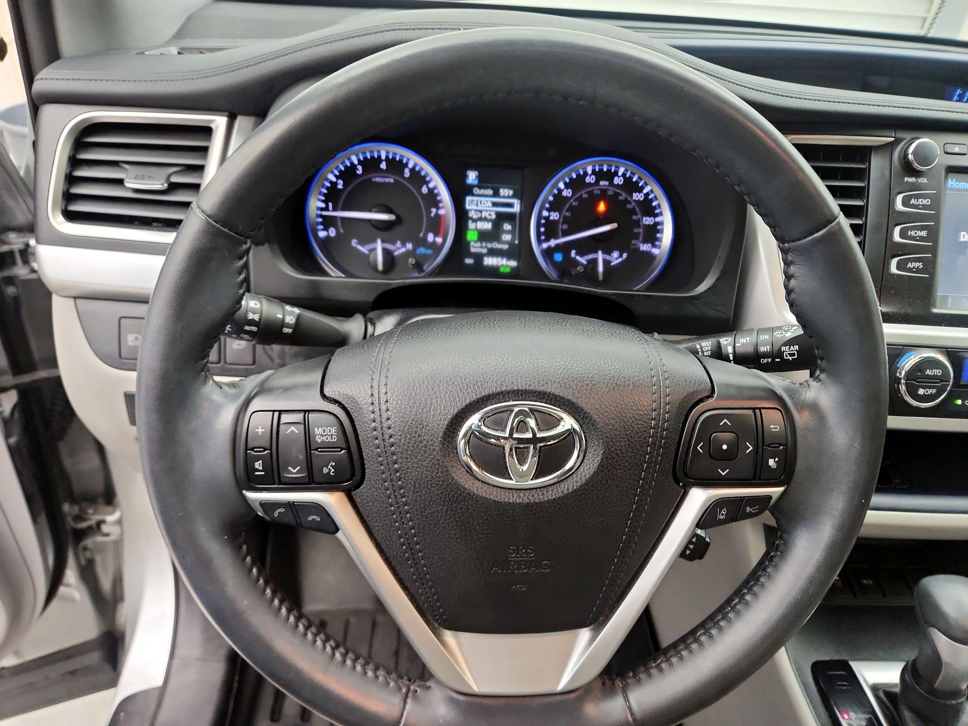 Thumbnail: 2019 Toyota Highlander - 10